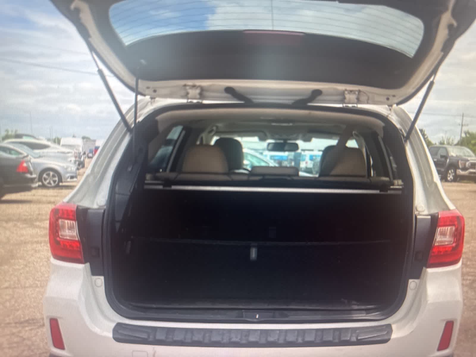 Thumbnail: 2015 Subaru Outback - 16