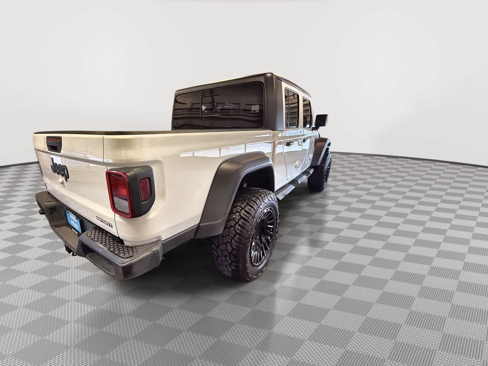 Thumbnail: 2020 Jeep Gladiator - 8