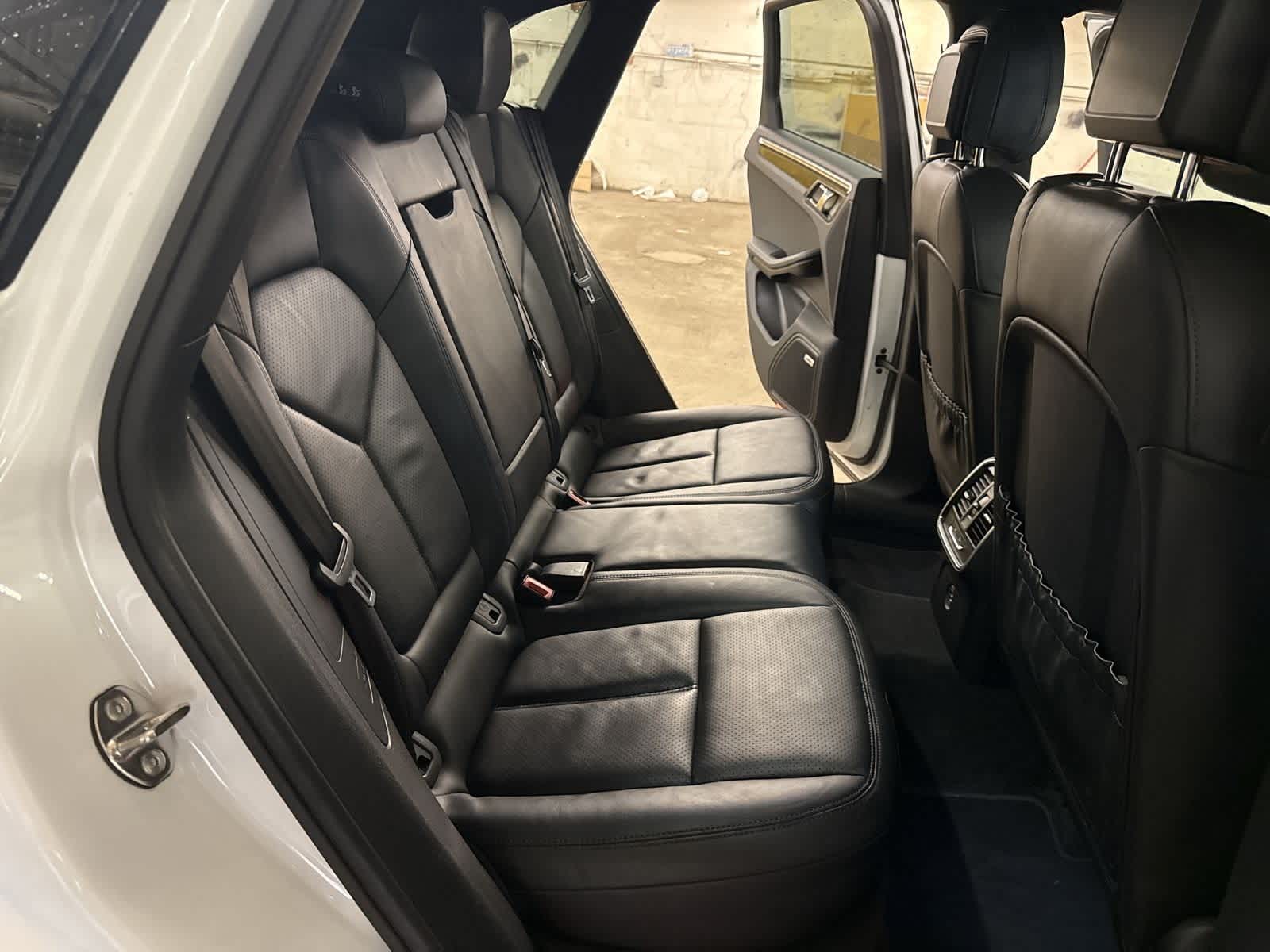 Thumbnail: 2017 Porsche Macan - 21