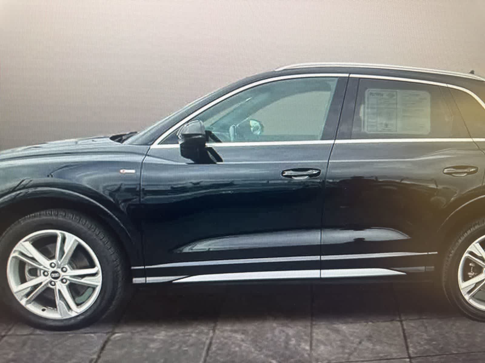 Thumbnail: 2022 Audi Q3 - 8