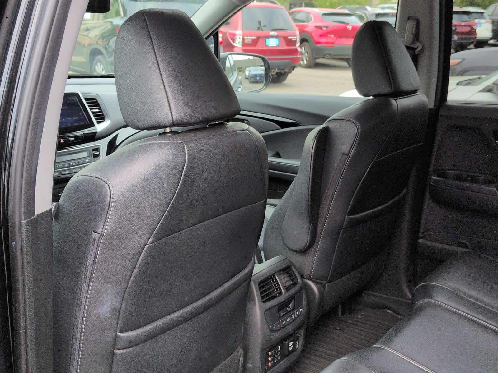 Thumbnail: 2017 Honda Pilot - 19