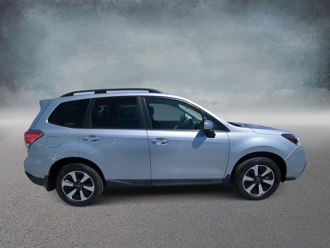 Thumbnail: 2017 Subaru Forester - 9