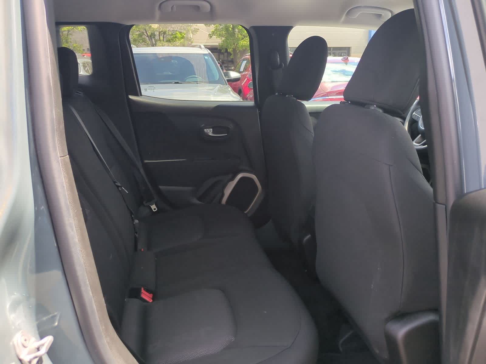 Thumbnail: 2016 Jeep Renegade - 21