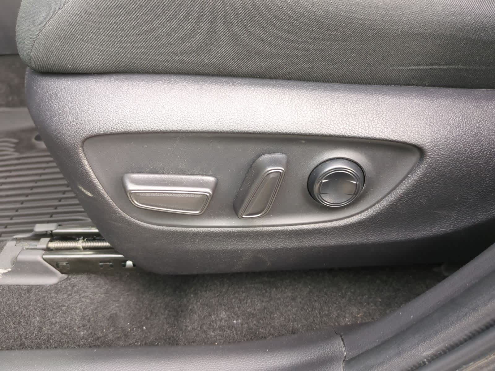 Thumbnail: 2024 Toyota RAV4 - 18