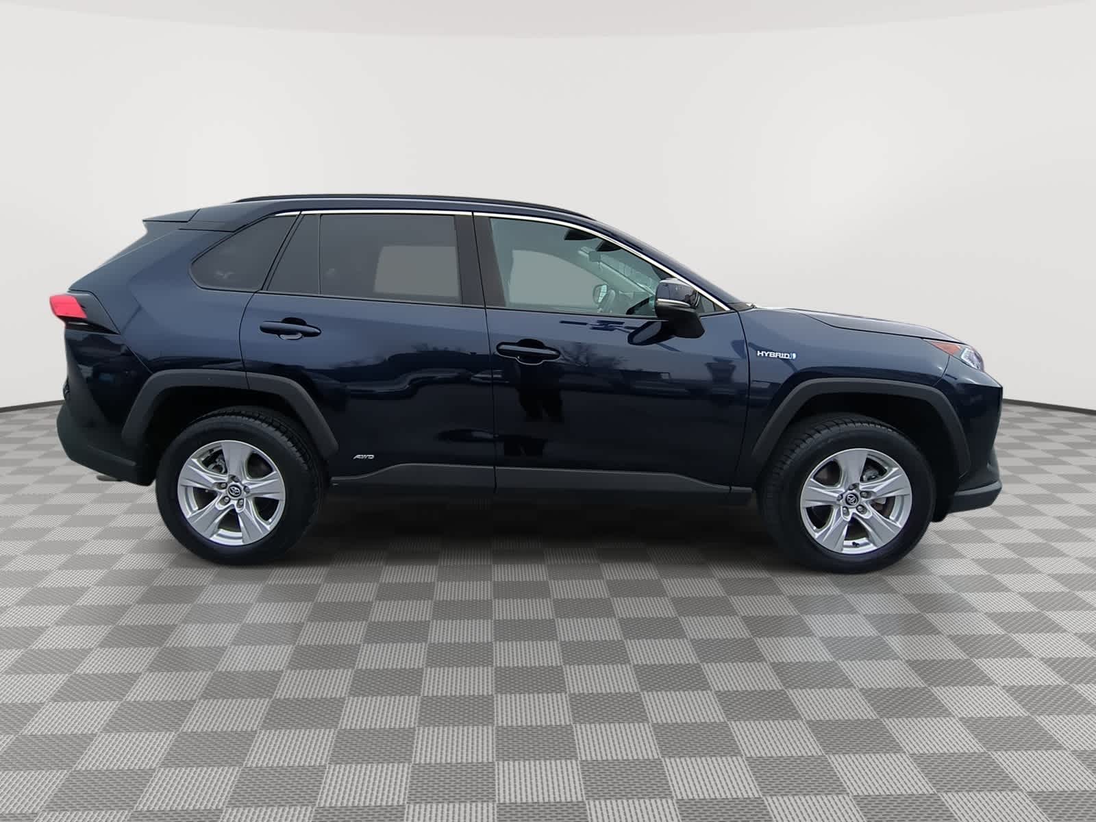 Thumbnail: 2020 Toyota RAV4 - 9