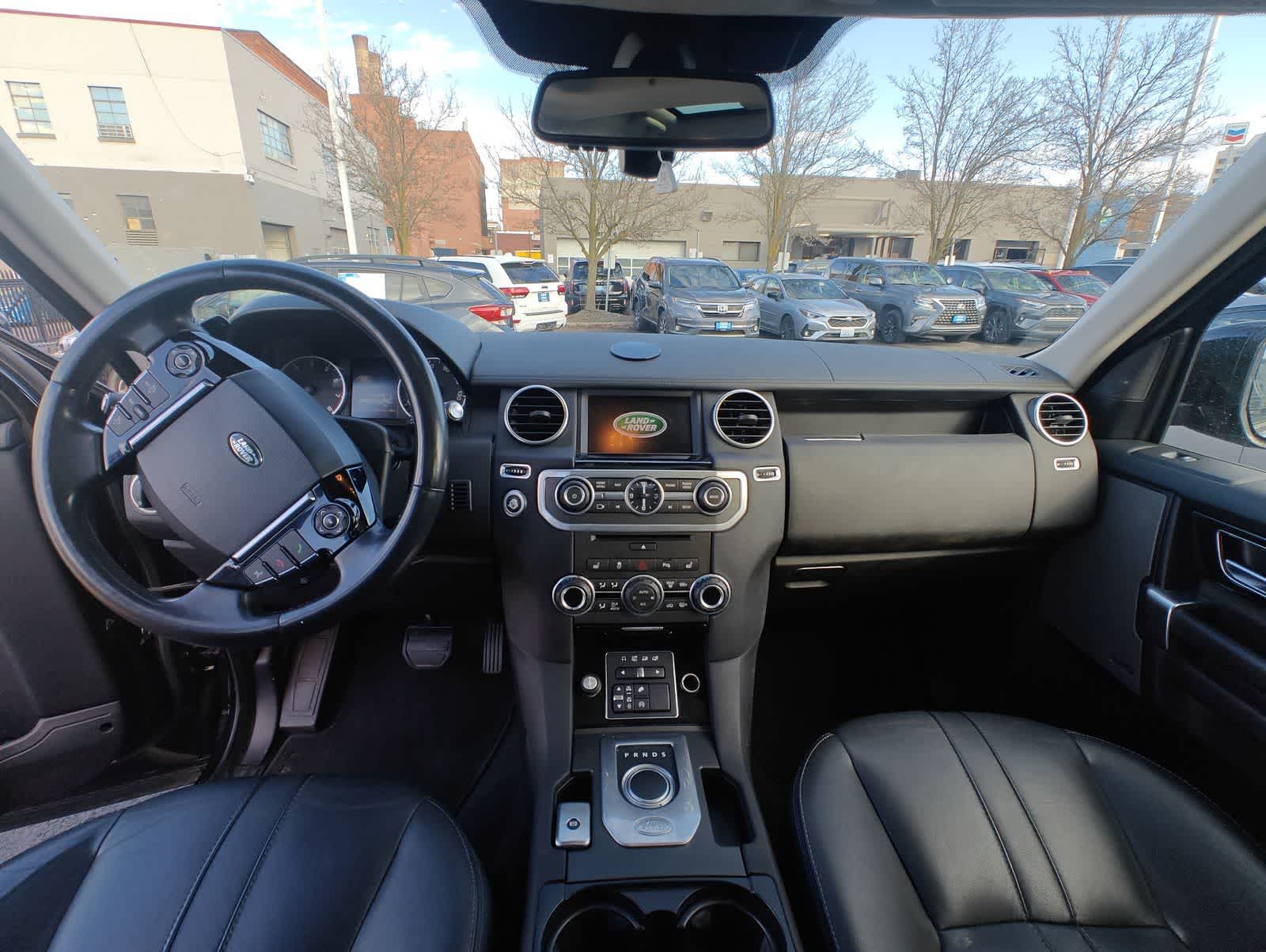 Thumbnail: 2015 Land Rover LR4 - 16