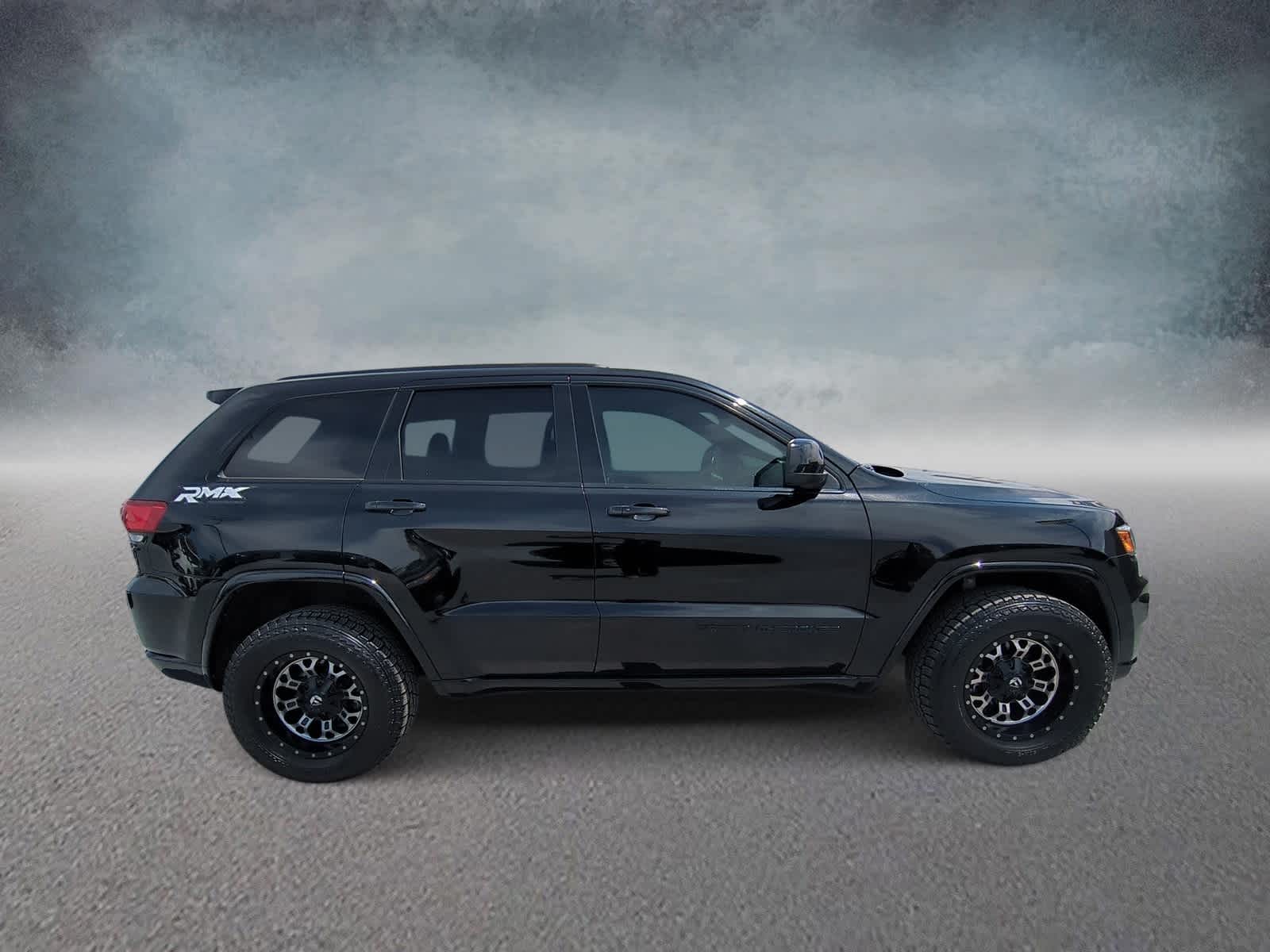 Thumbnail: 2020 Jeep Grand Cherokee - 9