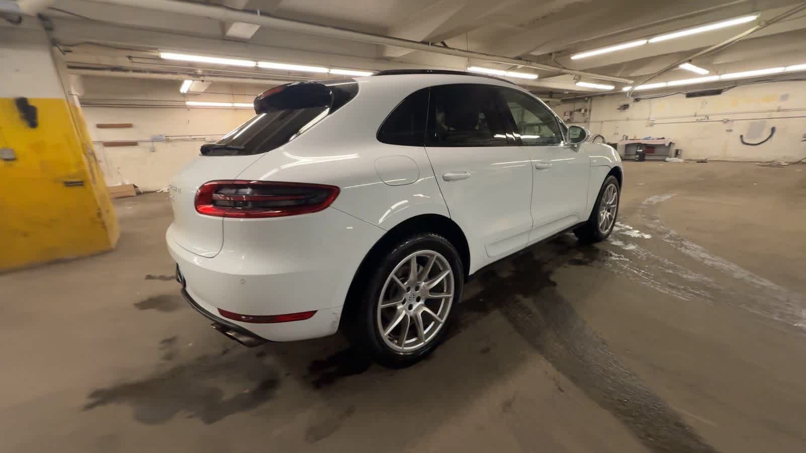 Thumbnail: 2017 Porsche Macan - 8