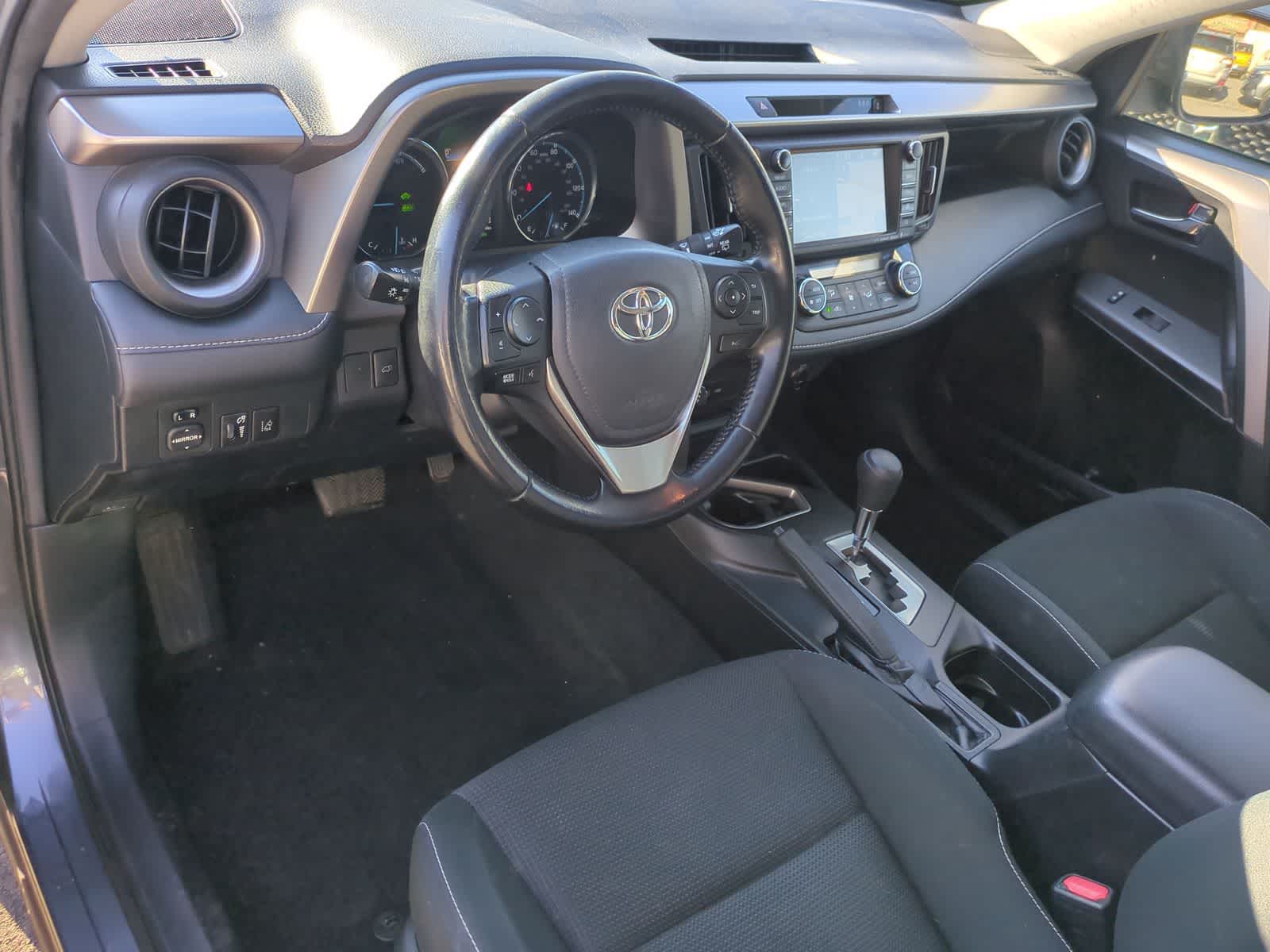 Thumbnail: 2018 Toyota RAV4 - 10