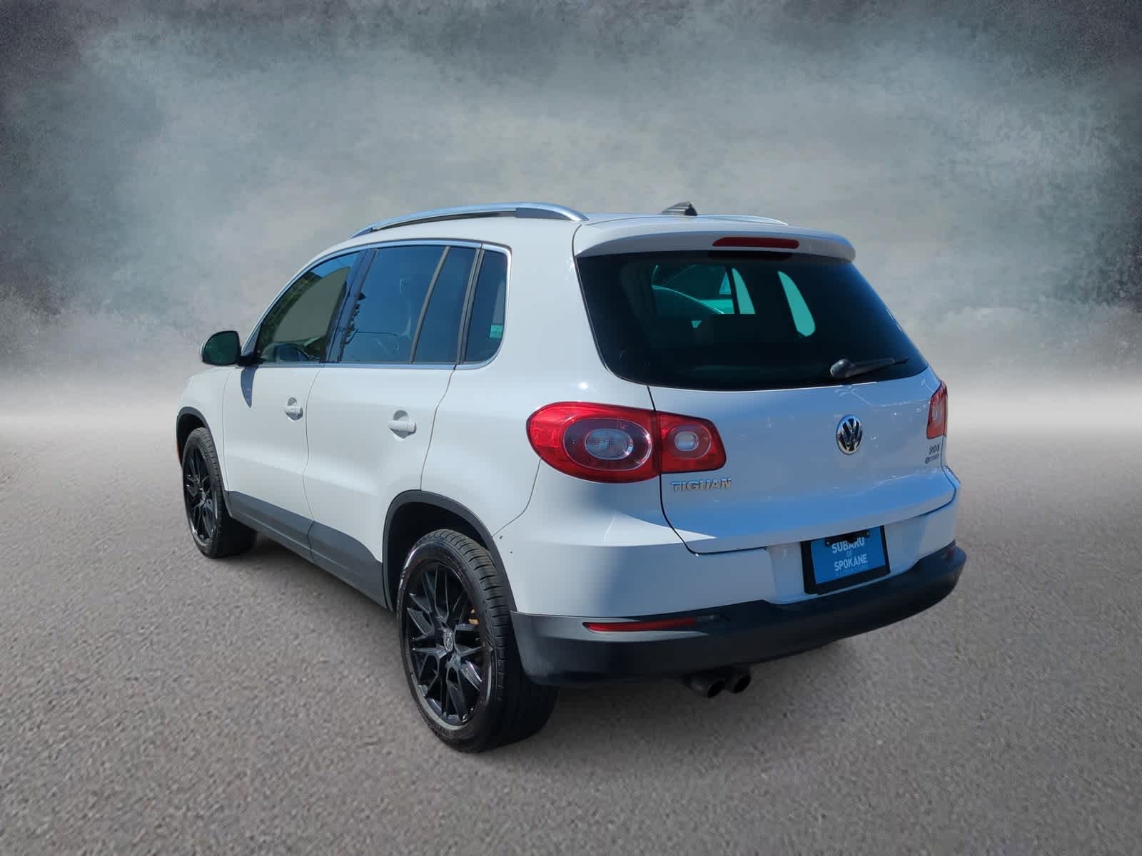 Thumbnail: 2011 Volkswagen Tiguan - 6