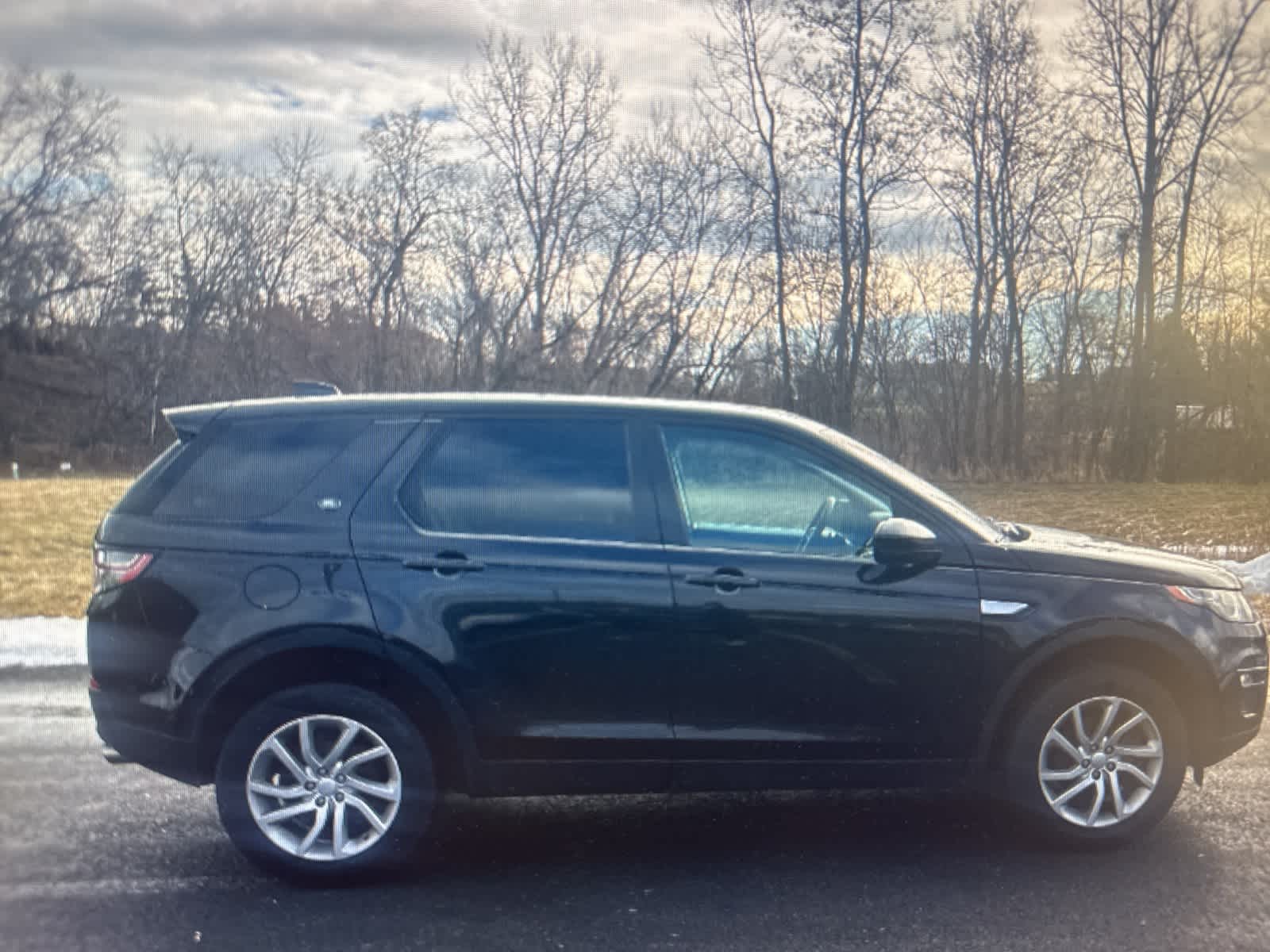 Thumbnail: 2017 Land Rover Discovery Sport - 6