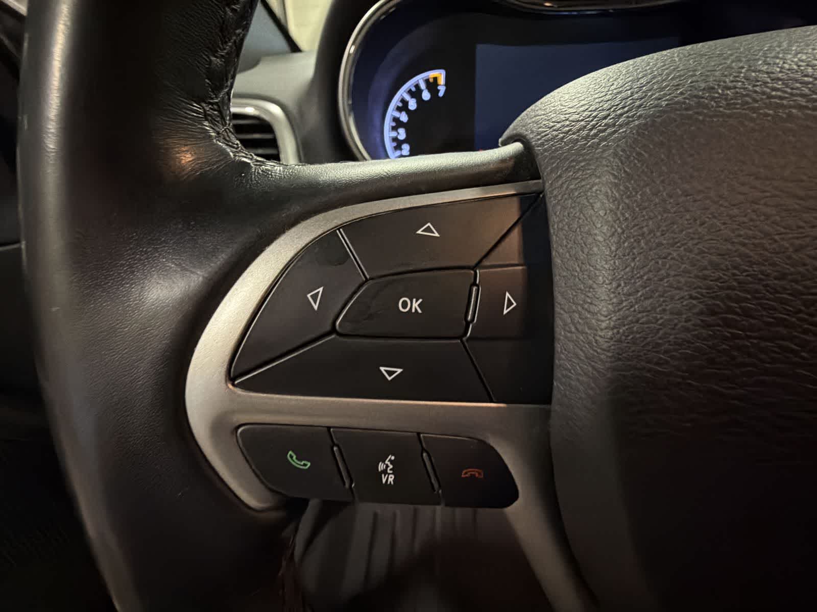 Thumbnail: 2020 Jeep Grand Cherokee - 24