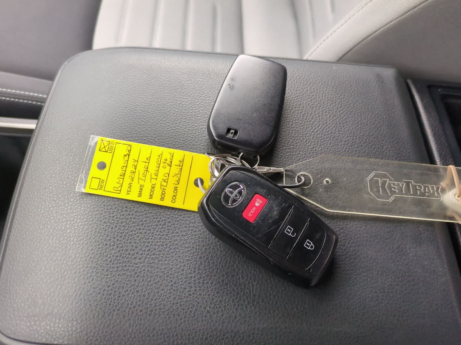 Thumbnail: 2024 Toyota Tacoma - 34