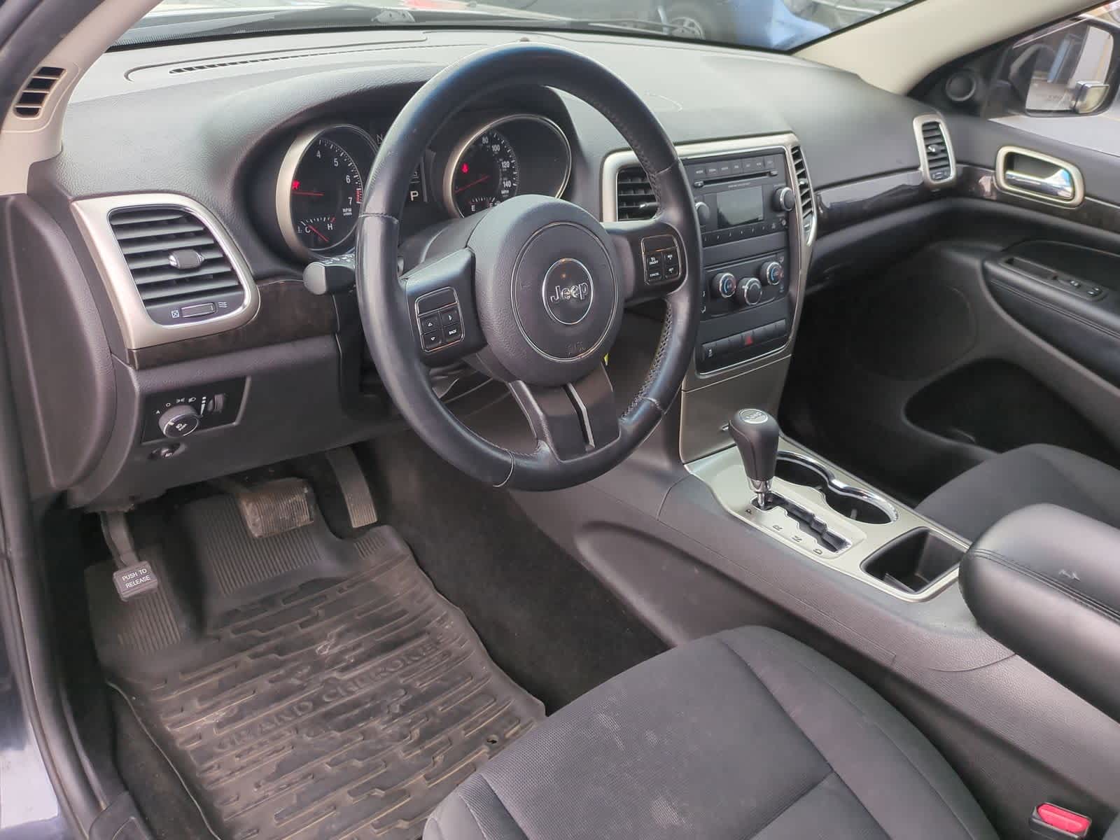 Thumbnail: 2012 Jeep Grand Cherokee - 10