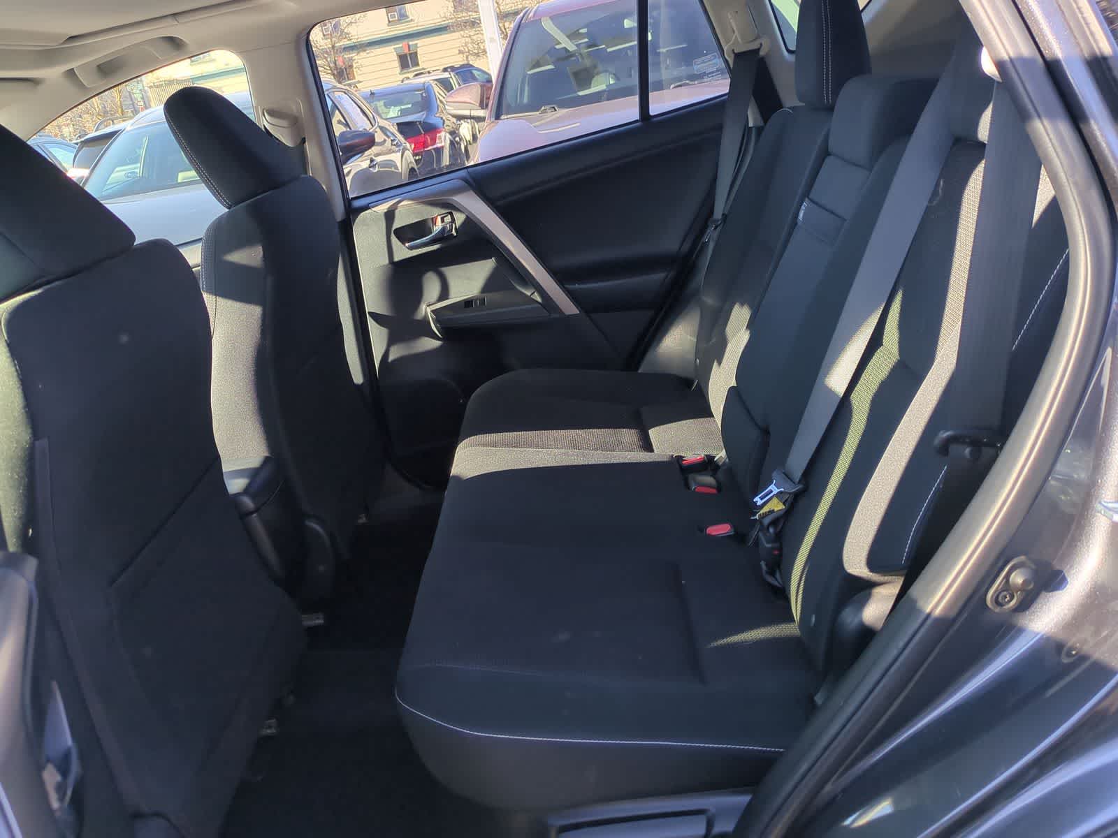 Thumbnail: 2018 Toyota RAV4 - 20