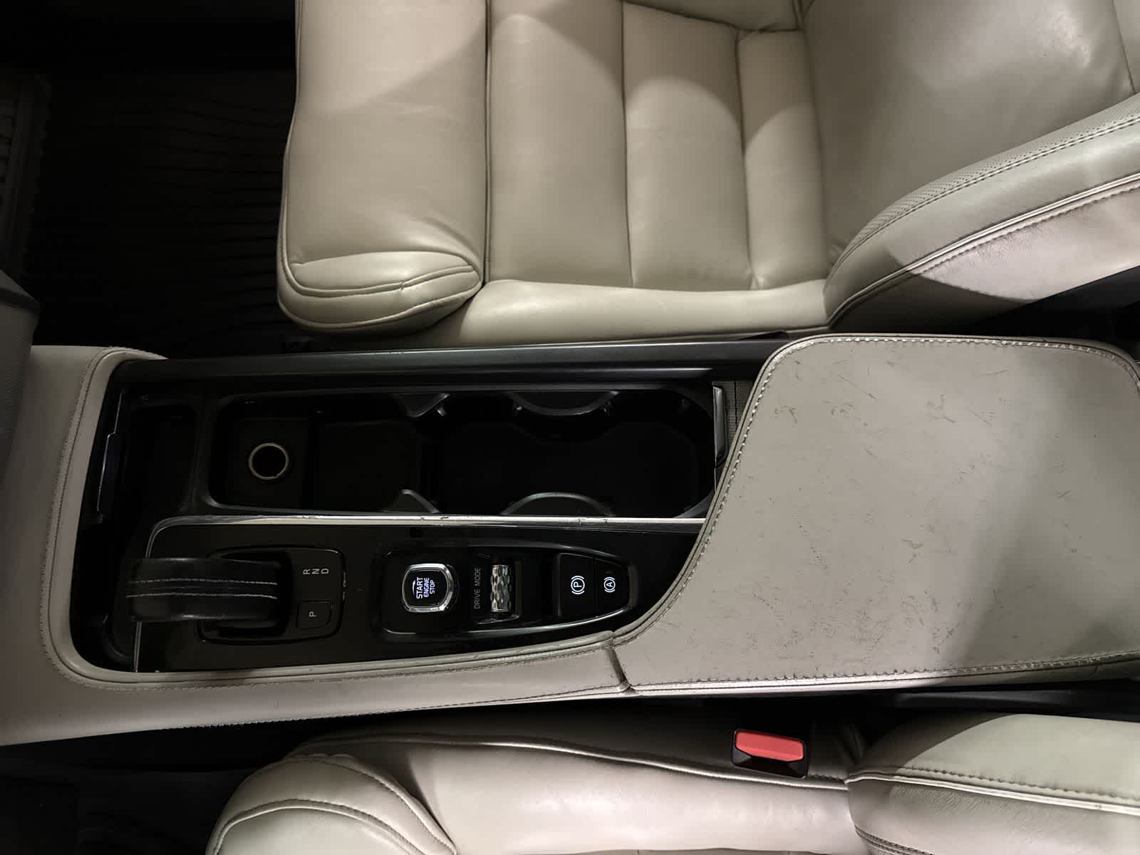 Thumbnail: 2020 Volvo XC90 - 25