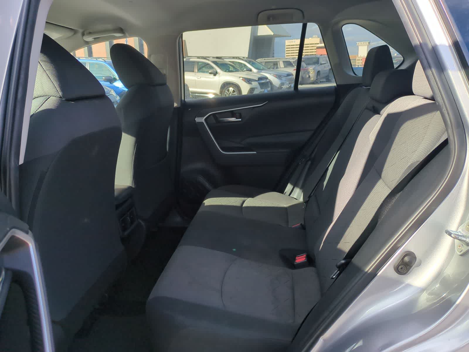 Thumbnail: 2020 Toyota RAV4 - 20