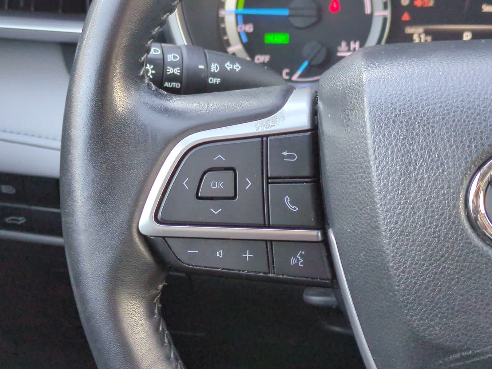 Thumbnail: 2023 Toyota Highlander - 25