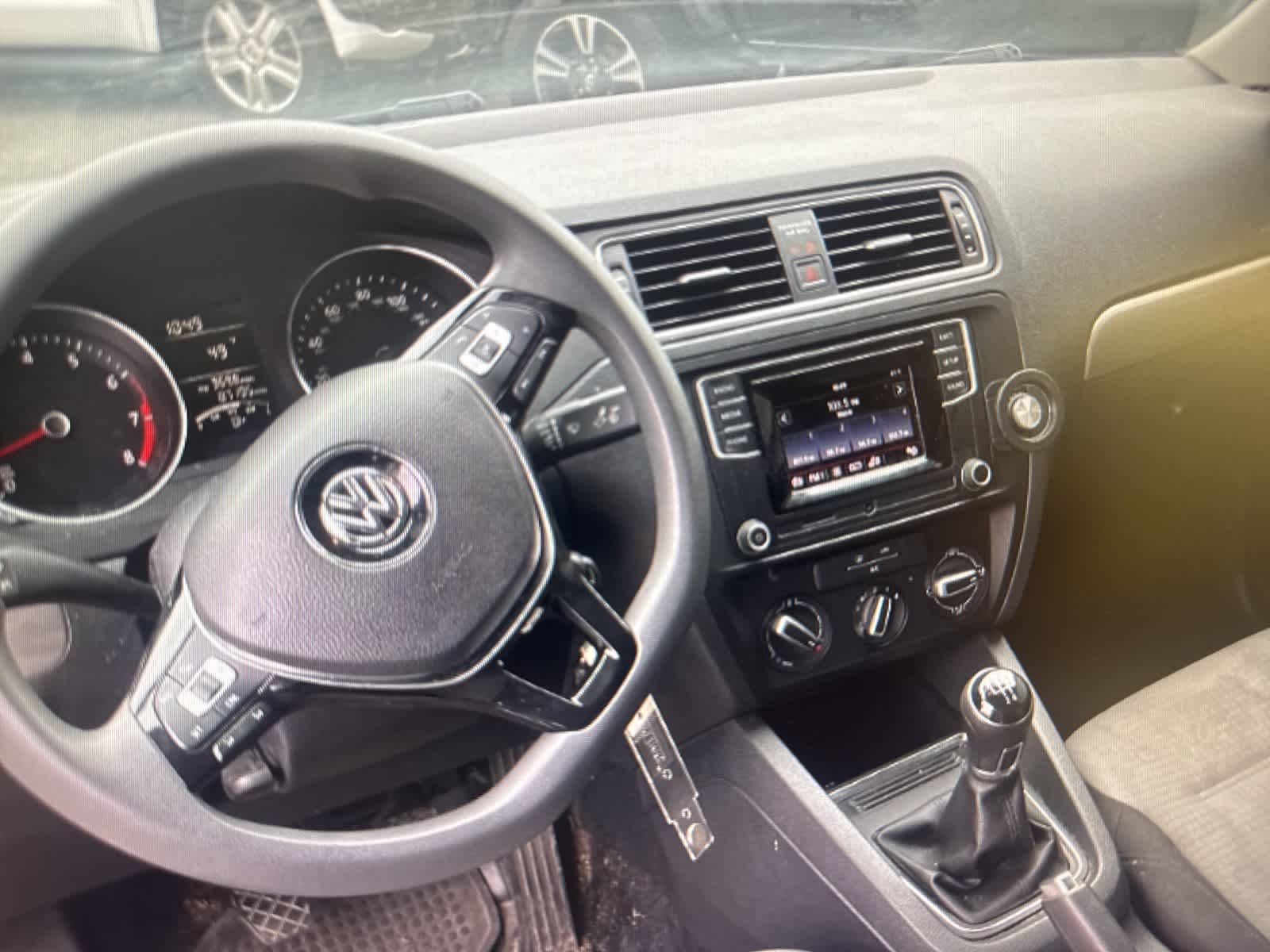 Thumbnail: 2017 Volkswagen Jetta - 11