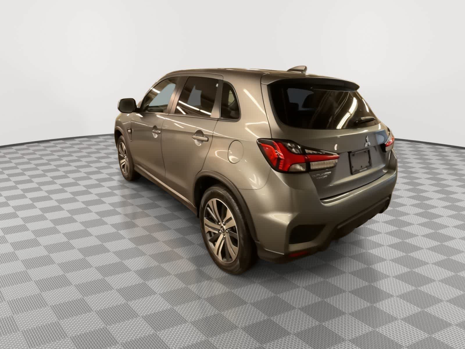 Thumbnail: 2024 Mitsubishi Outlander Sport - 6