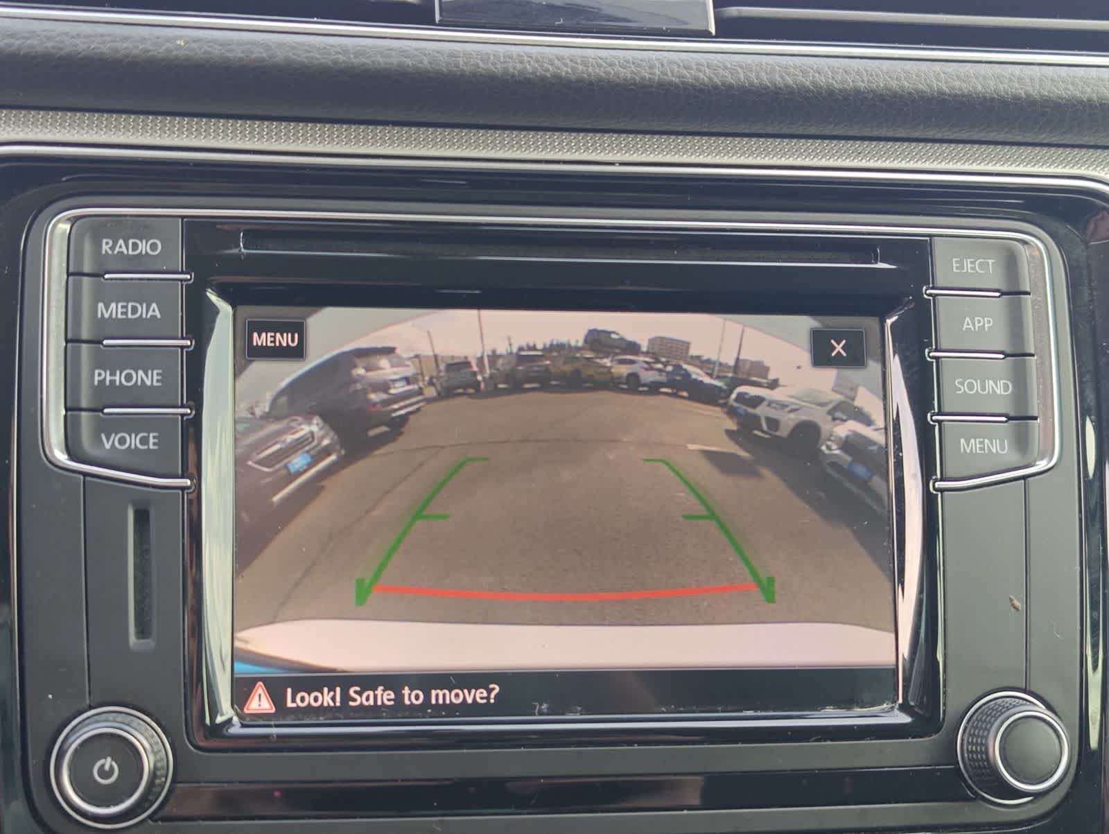 Thumbnail: 2018 Volkswagen Passat - 28