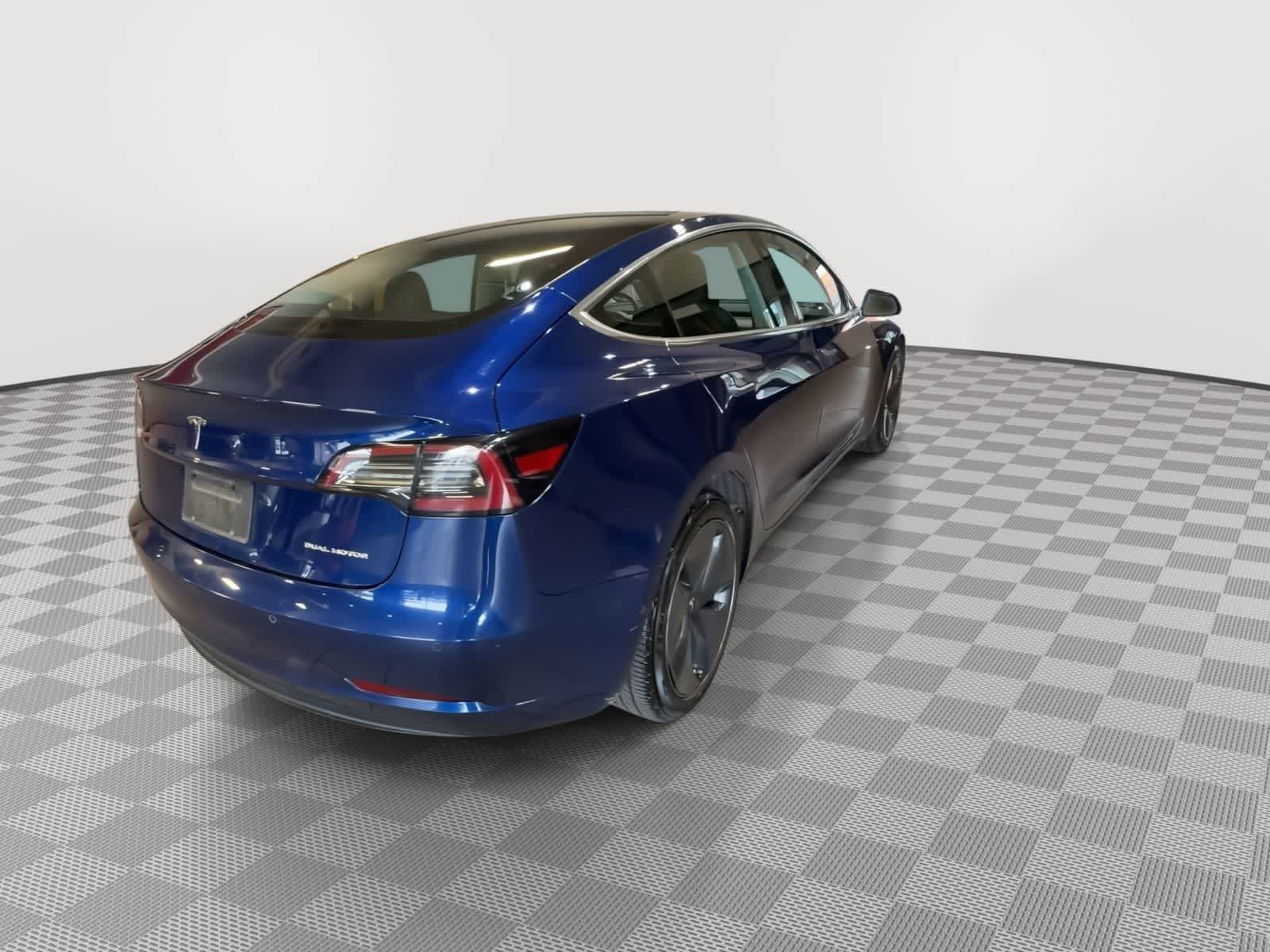 Thumbnail: 2019 Tesla Model 3 - 8