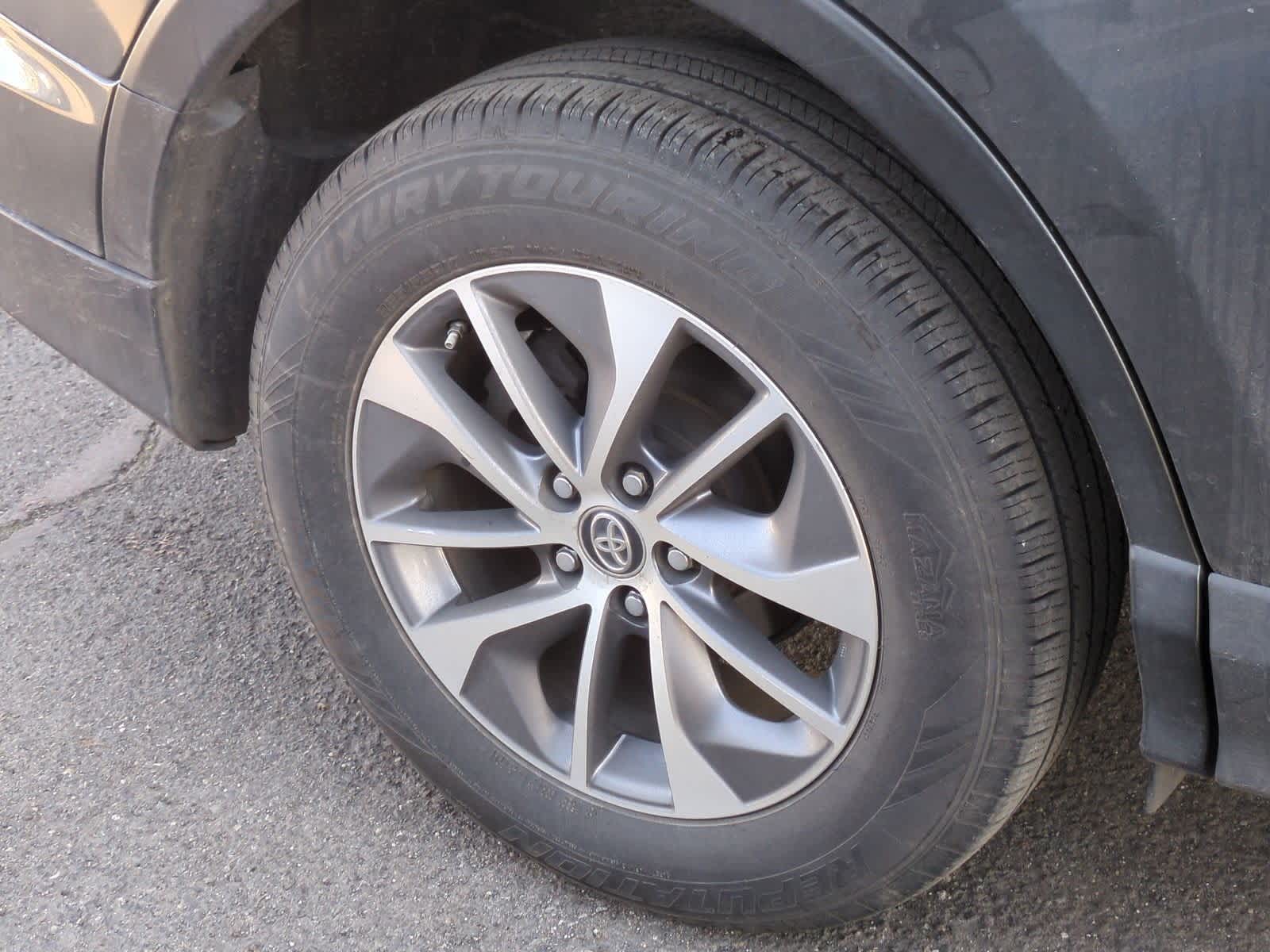 Thumbnail: 2018 Toyota RAV4 - 14