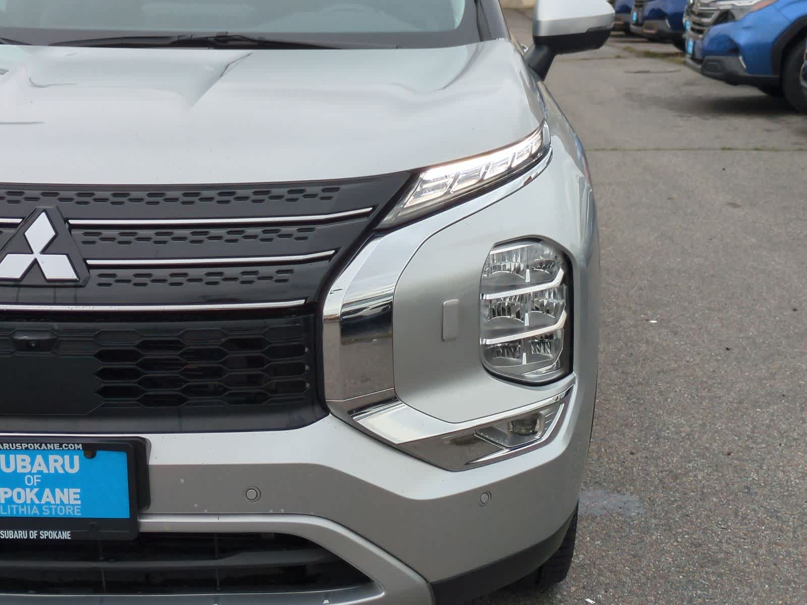 Thumbnail: 2023 Mitsubishi Outlander - 11