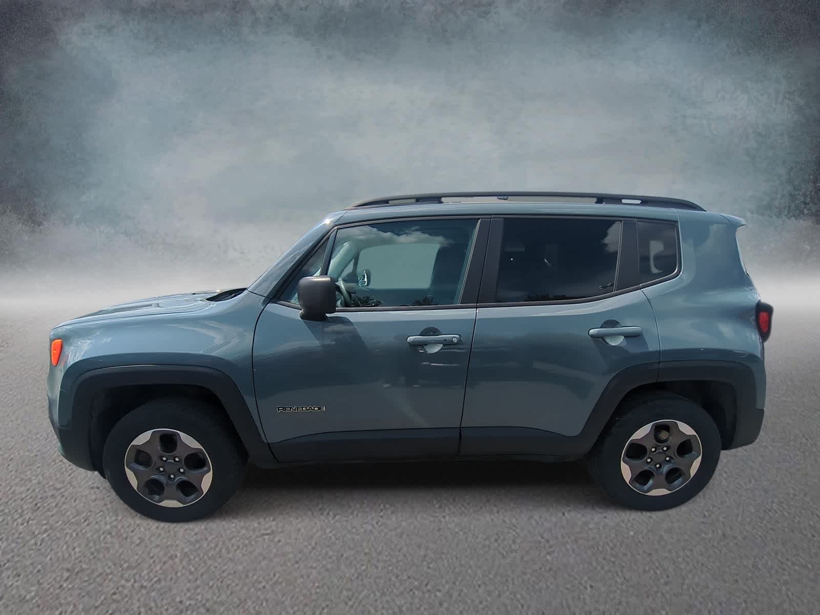 Thumbnail: 2016 Jeep Renegade - 5