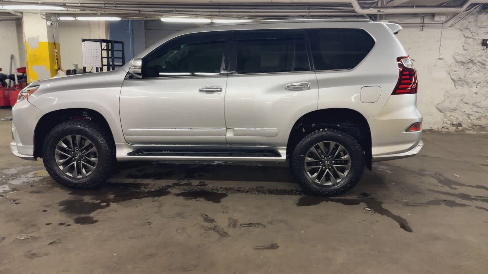 Thumbnail: 2017 Lexus GX - 5