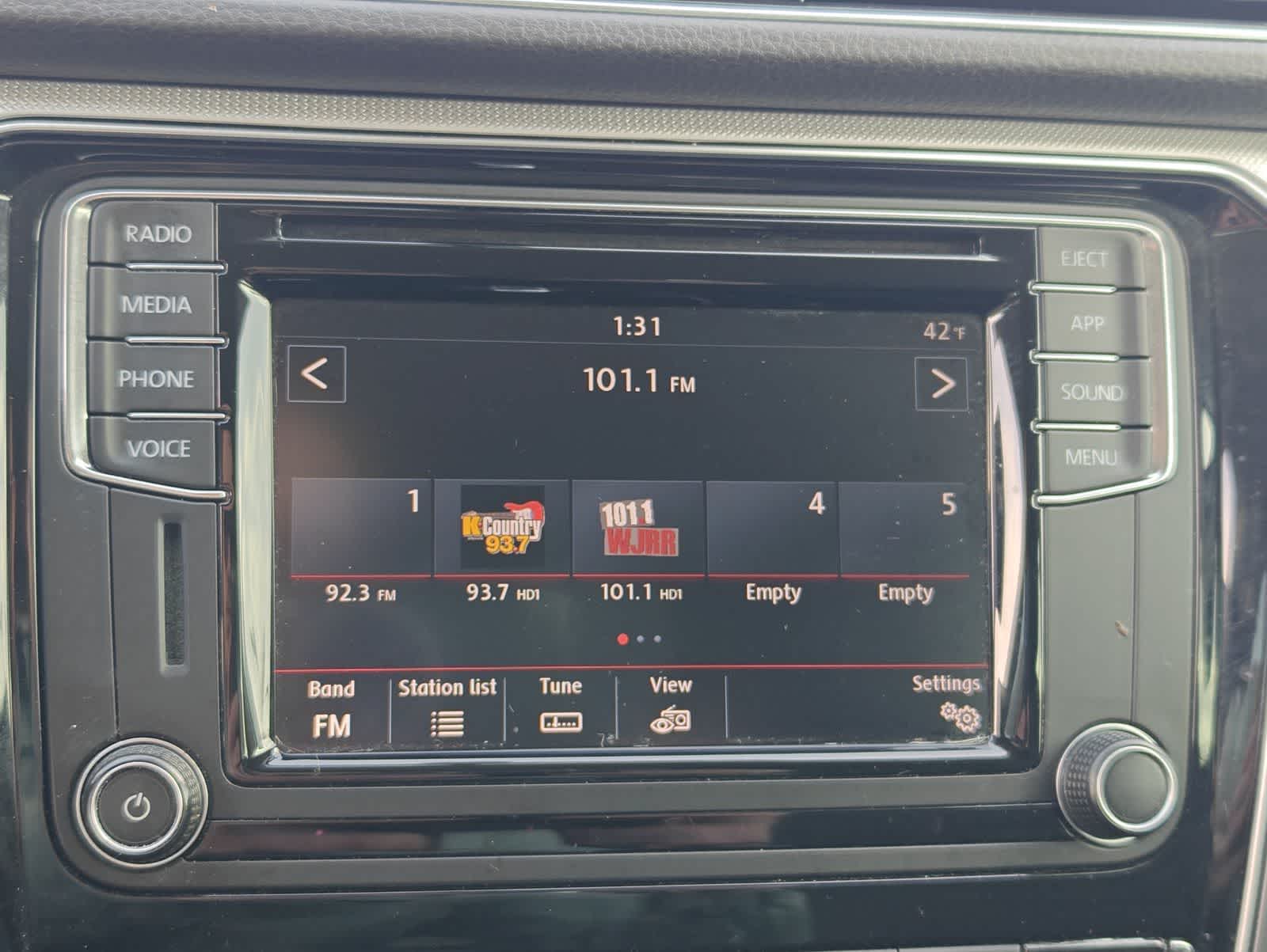 Thumbnail: 2018 Volkswagen Passat - 29