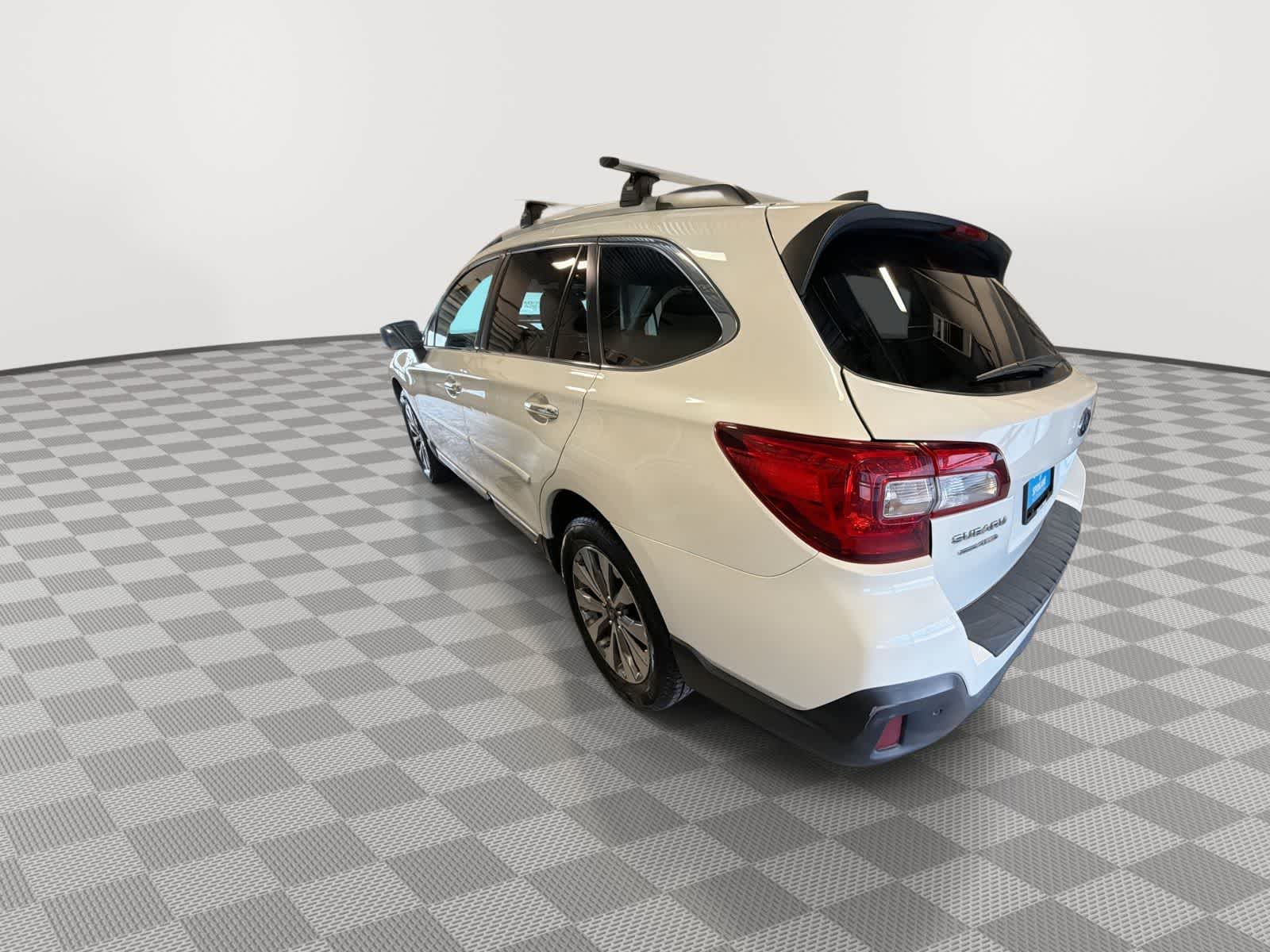 Thumbnail: 2018 Subaru Outback - 6