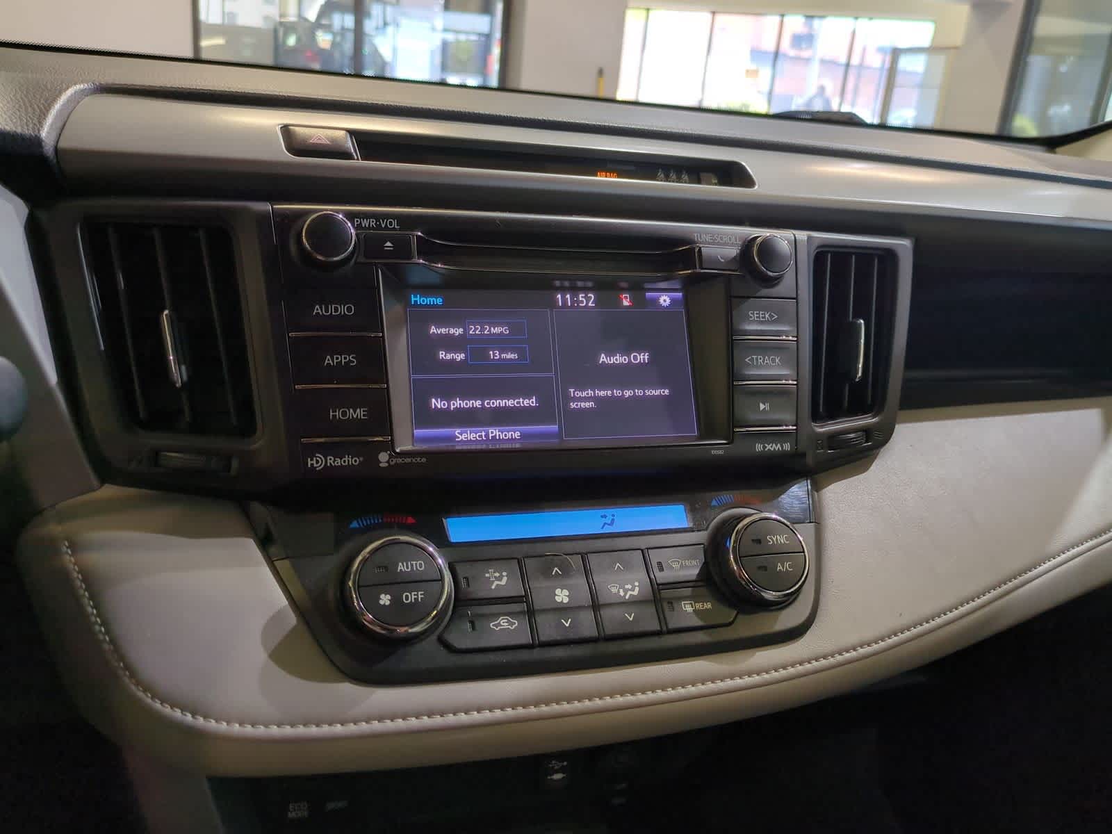 Thumbnail: 2017 Toyota RAV4 - 29