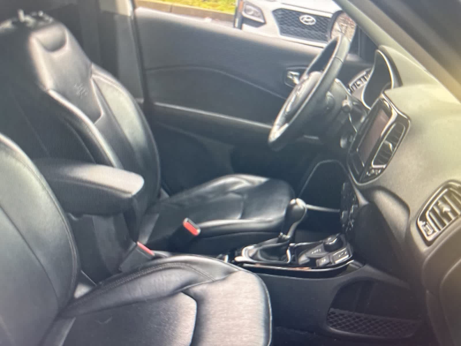 Thumbnail: 2018 Jeep Compass - 9