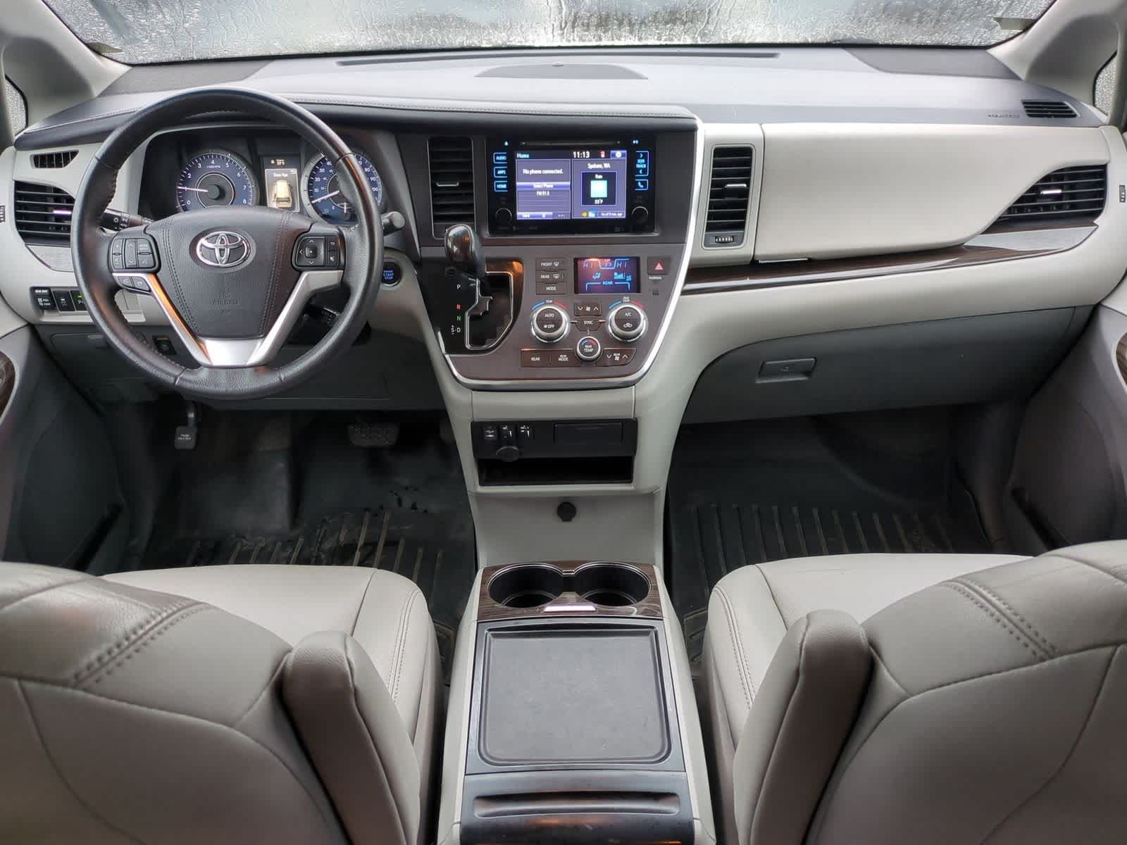 Thumbnail: 2017 Toyota Sienna - 16