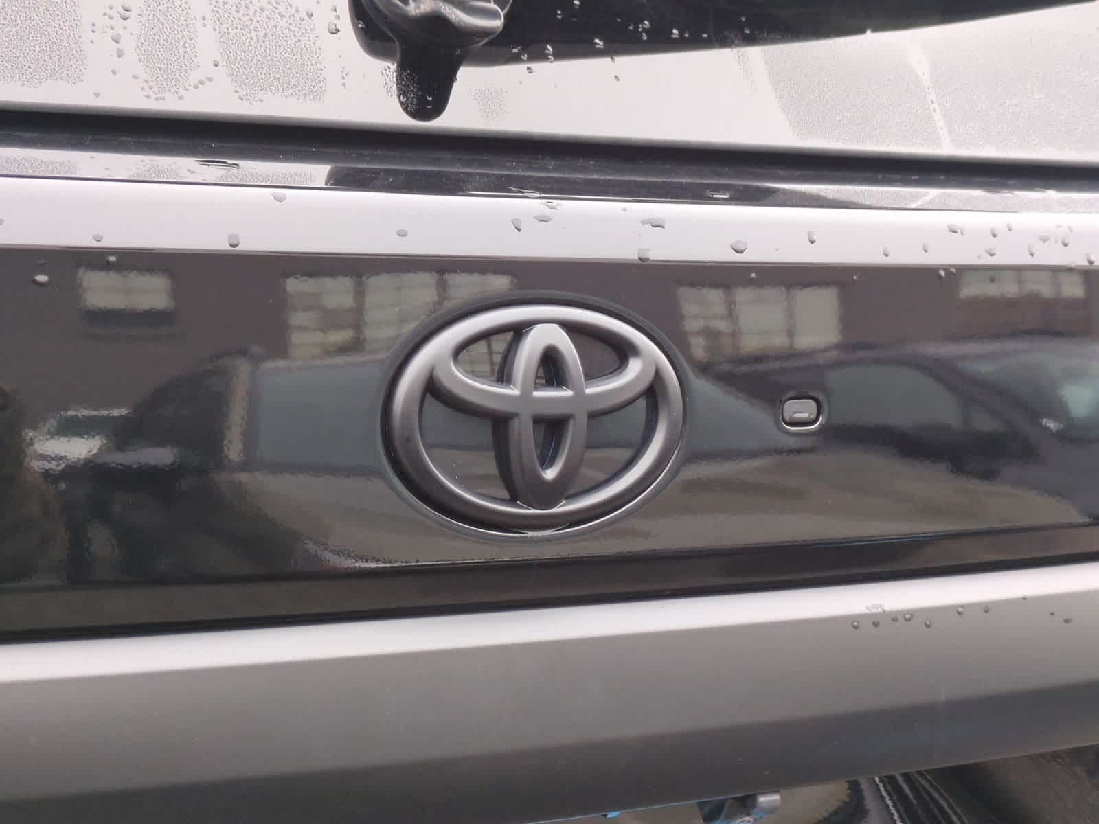 Thumbnail: 2023 Toyota Sequoia - 12