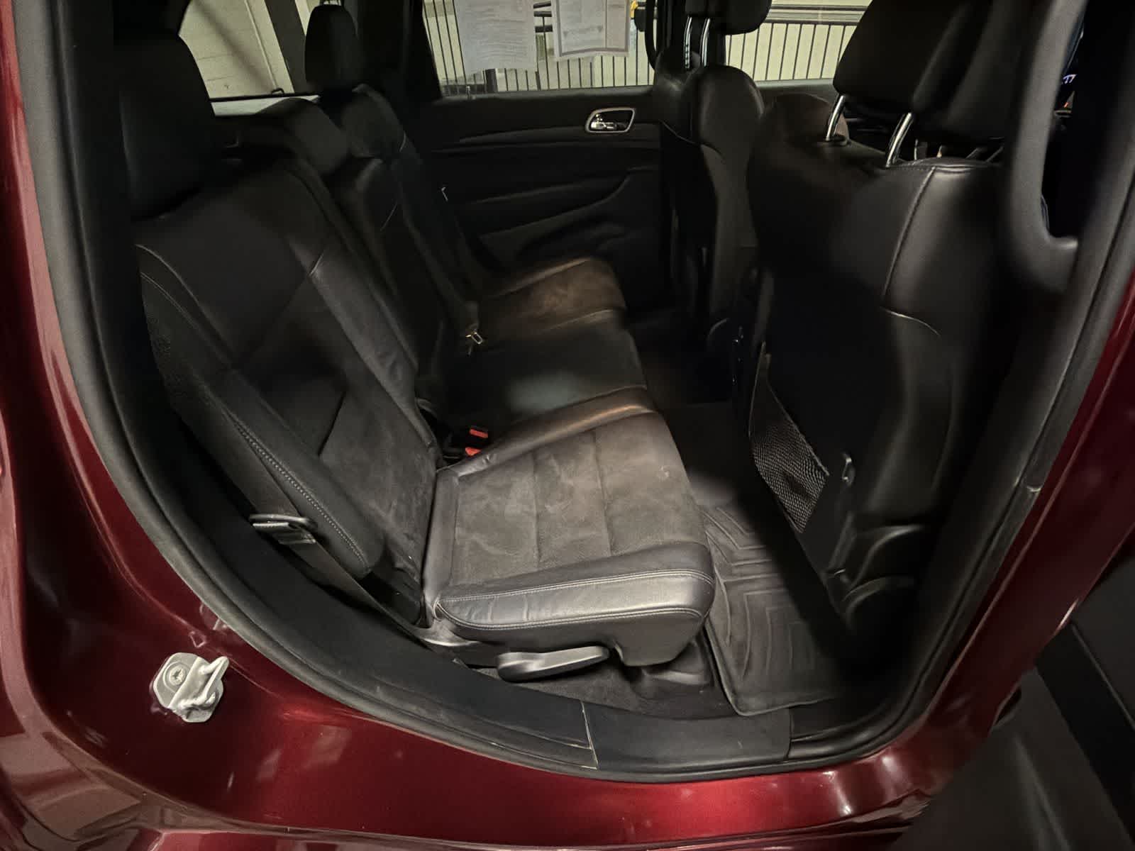 Thumbnail: 2020 Jeep Grand Cherokee - 21