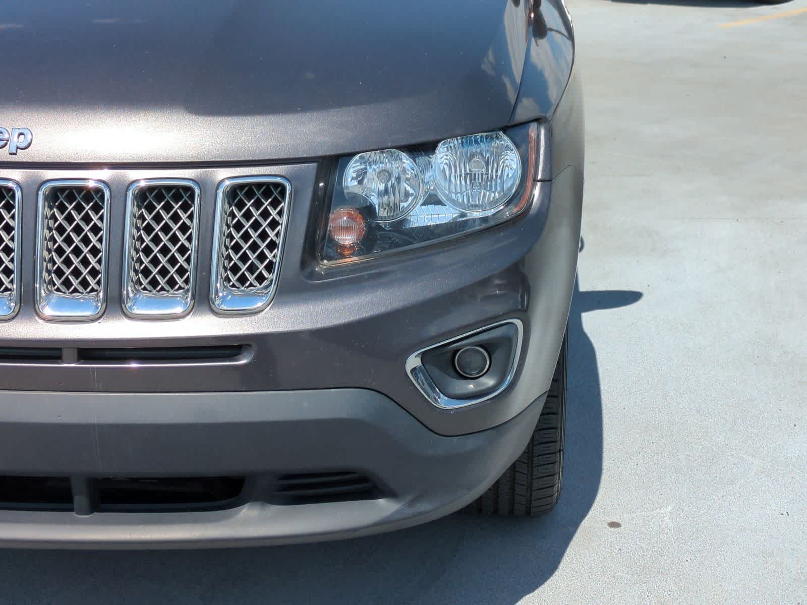 Thumbnail: 2017 Jeep Compass - 11