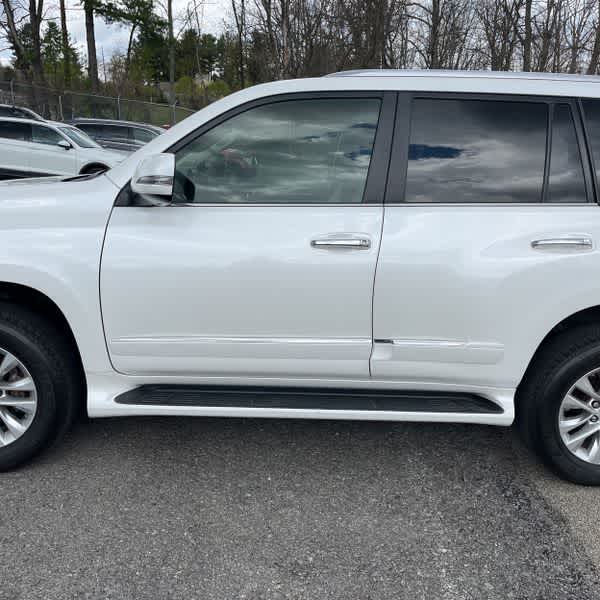 Thumbnail: 2019 Lexus GX - 3