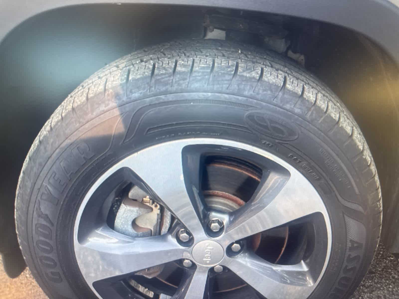 Thumbnail: 2019 Jeep Cherokee - 9