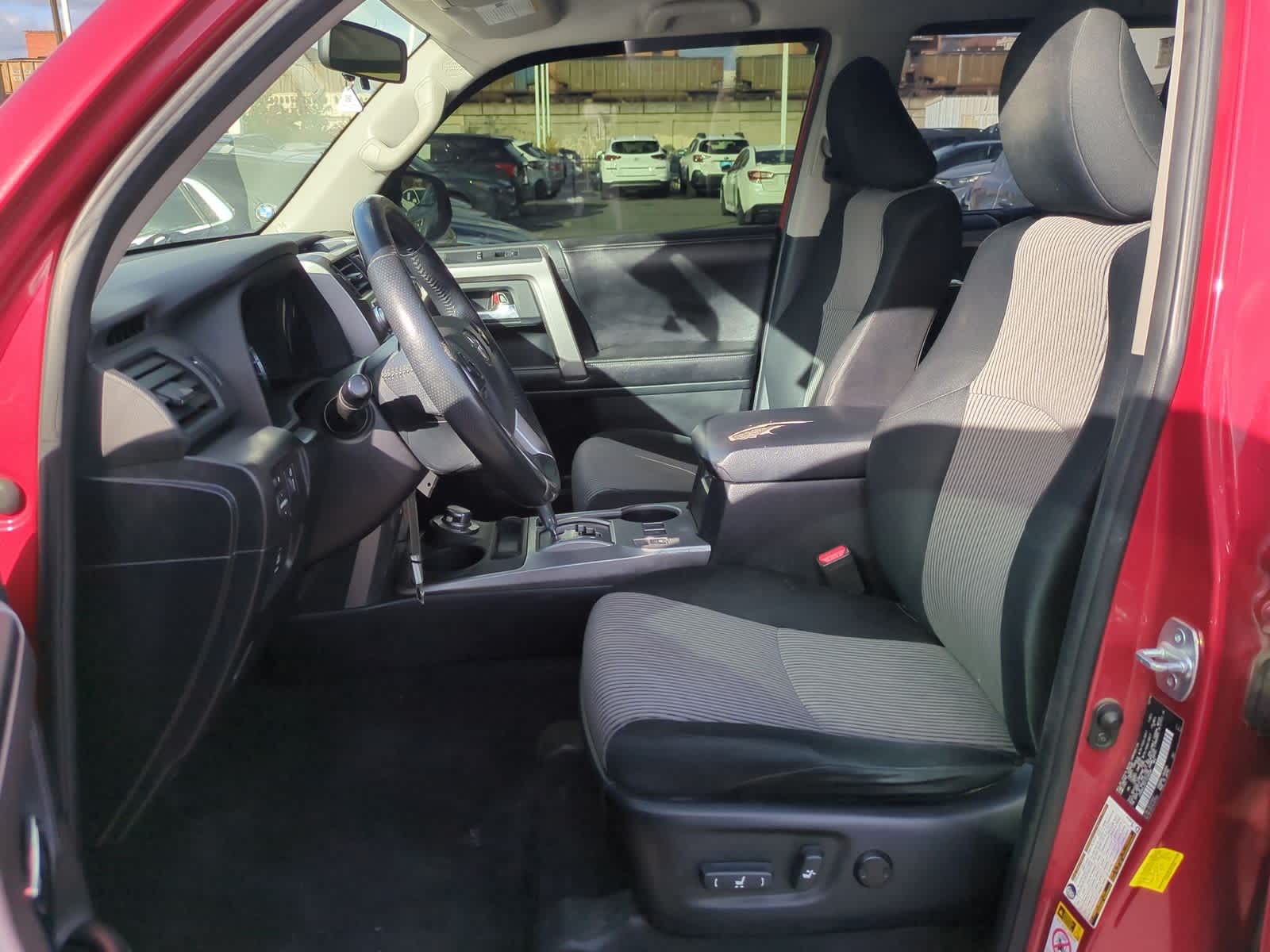 Thumbnail: 2015 Toyota 4Runner - 17