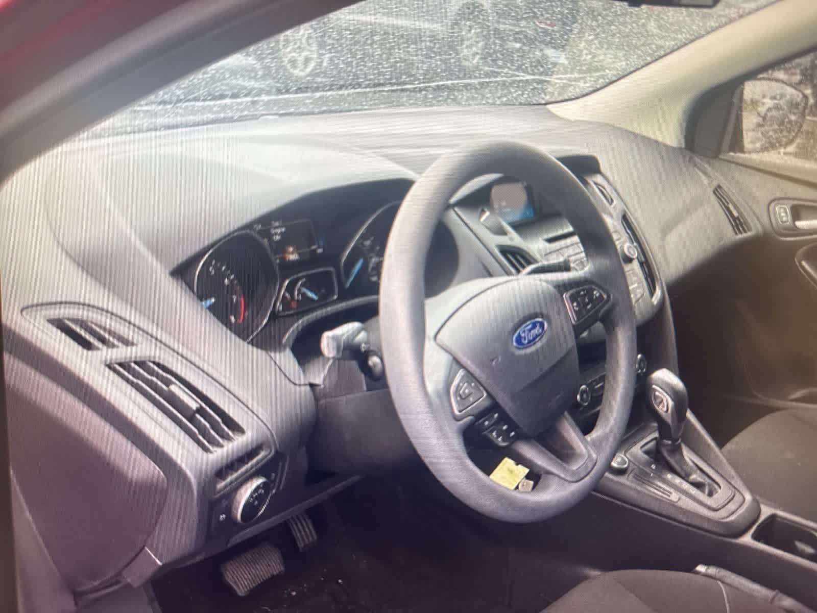 2015 Ford Focus SE 13