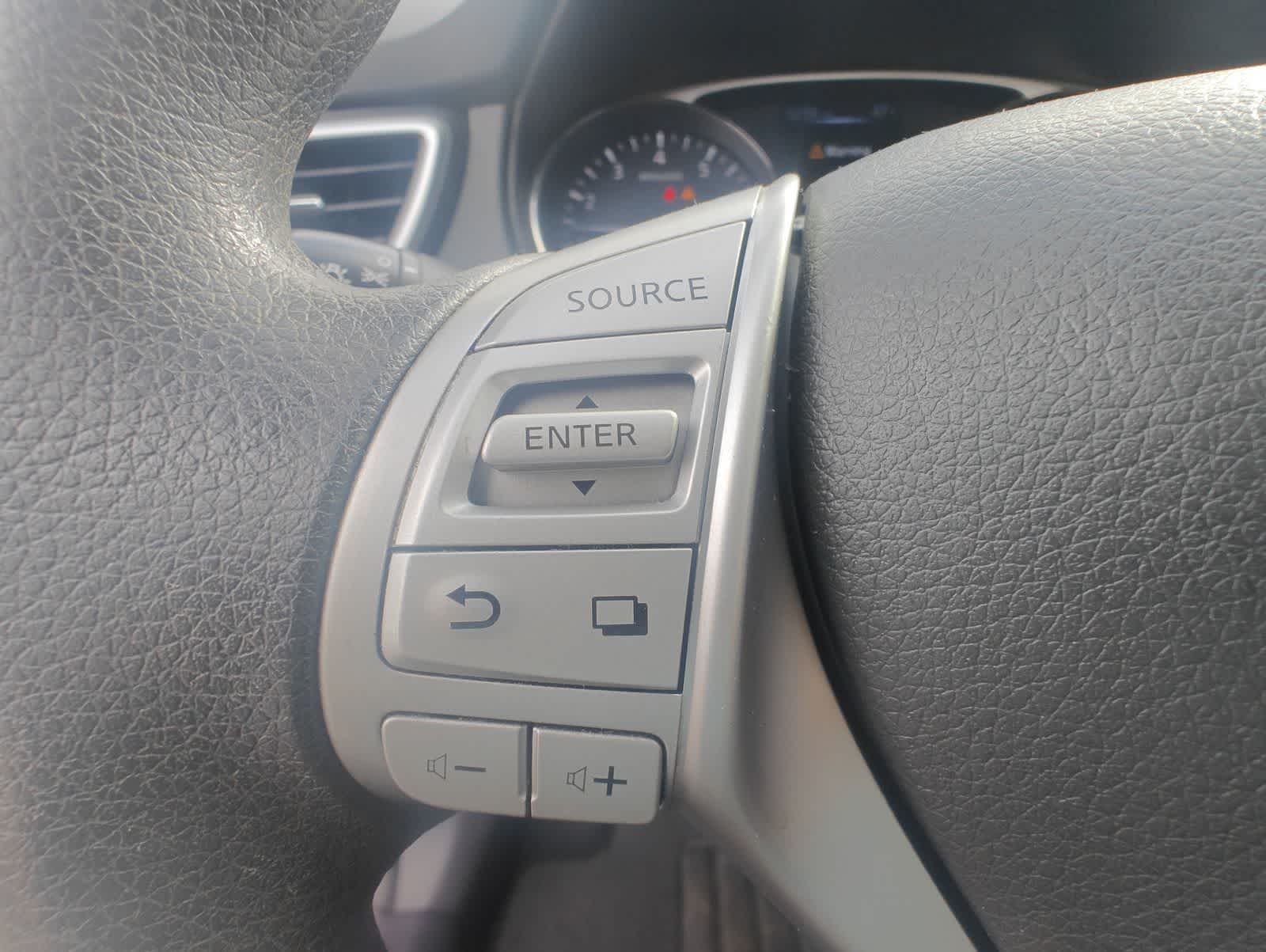 Thumbnail: 2016 Nissan Rogue - 23