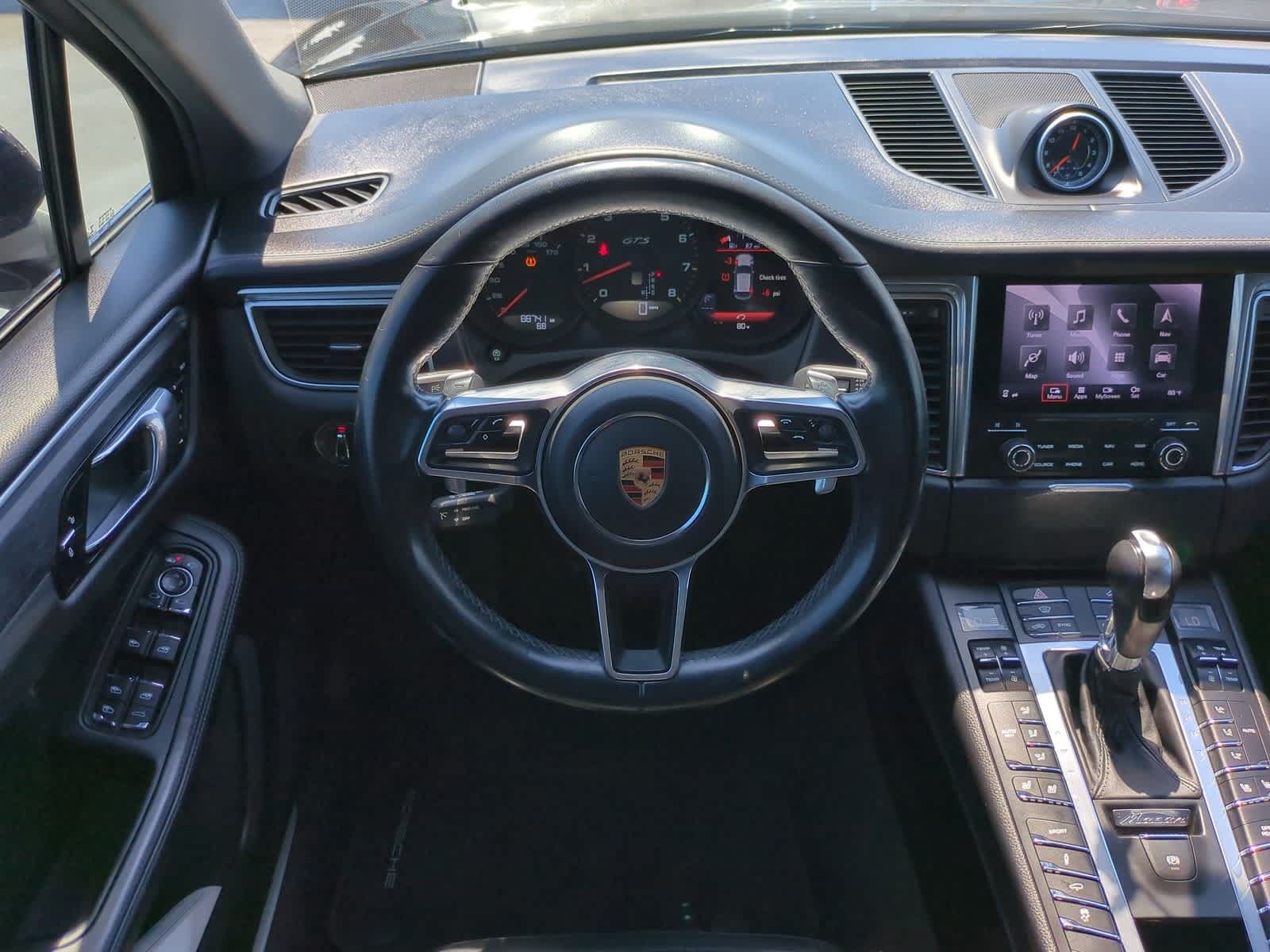 Thumbnail: 2017 Porsche Macan - 24