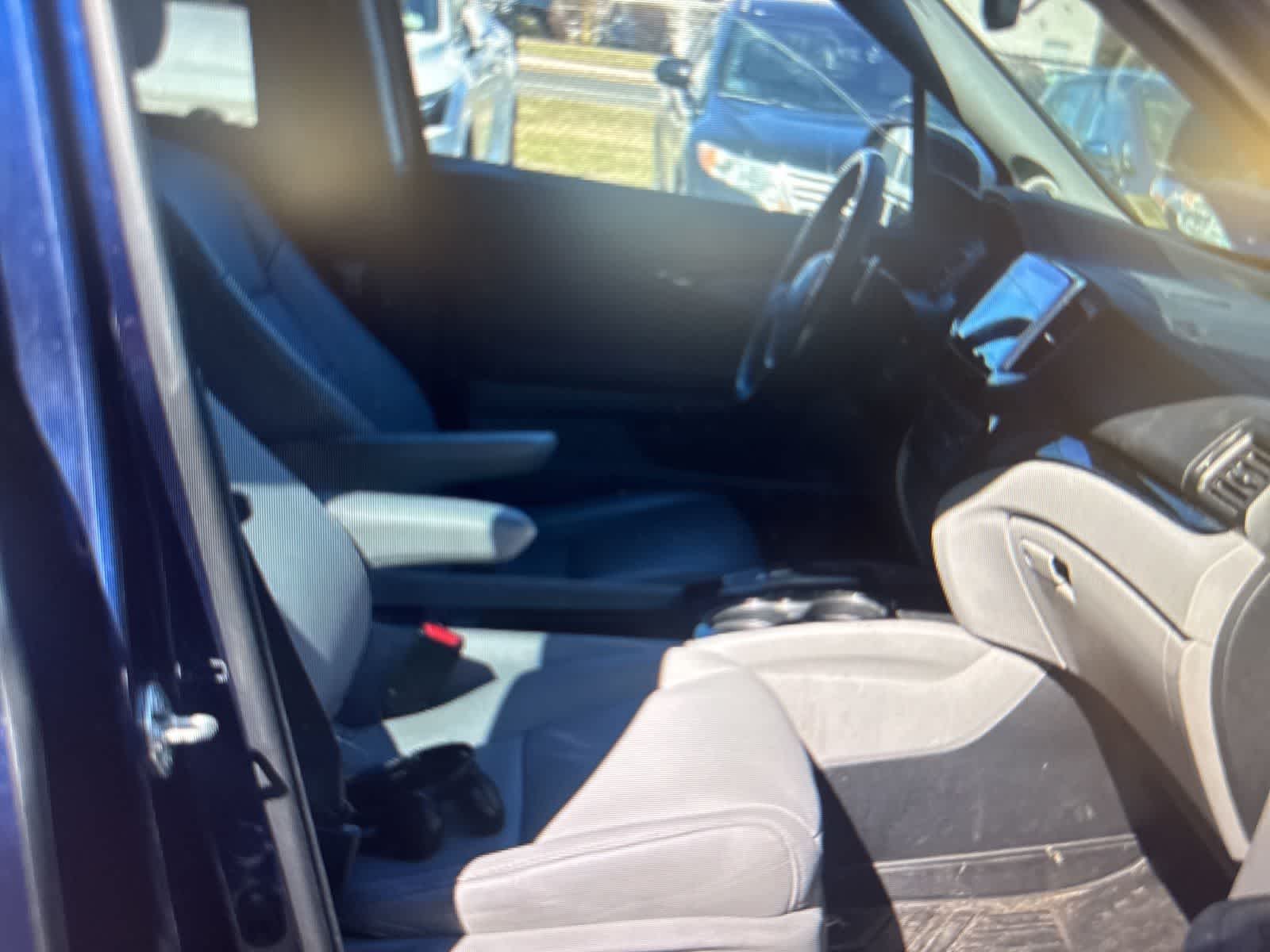 Thumbnail: 2017 Honda Pilot - 11