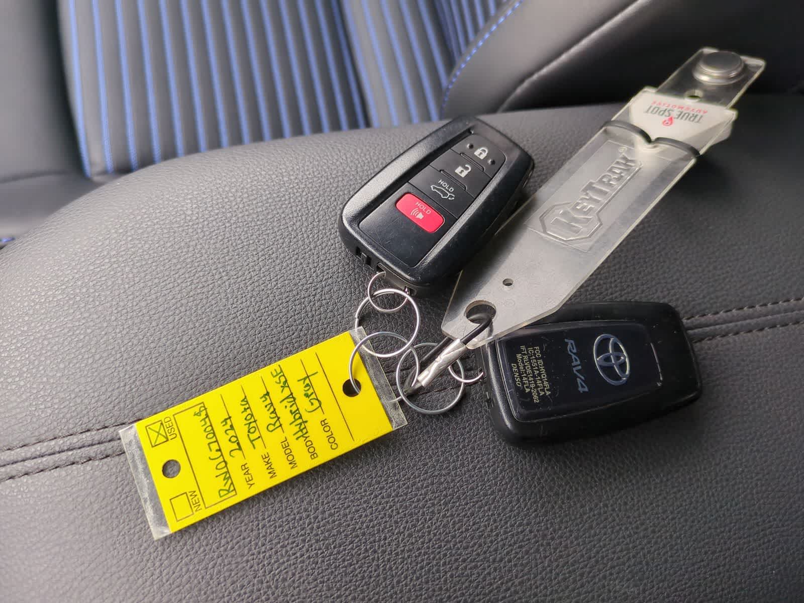 Thumbnail: 2024 Toyota RAV4 - 33