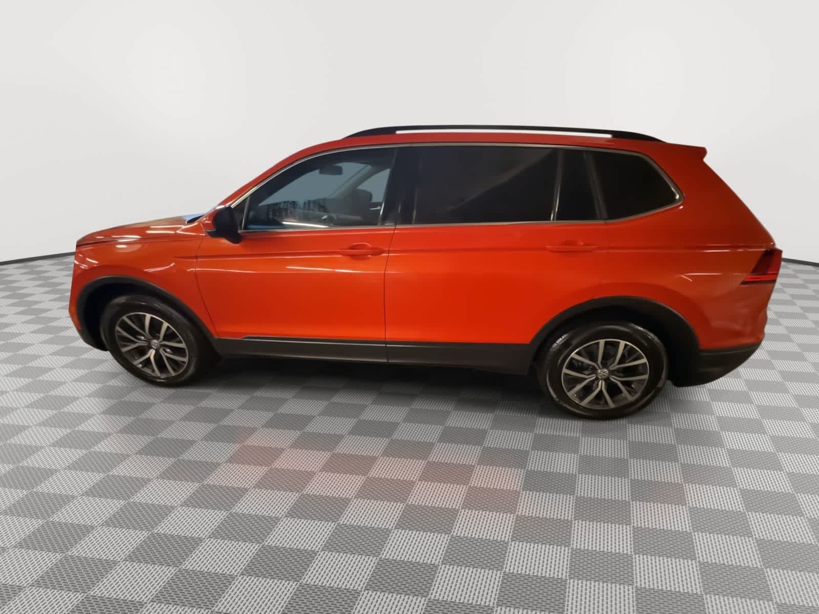 Thumbnail: 2019 Volkswagen Tiguan - 9