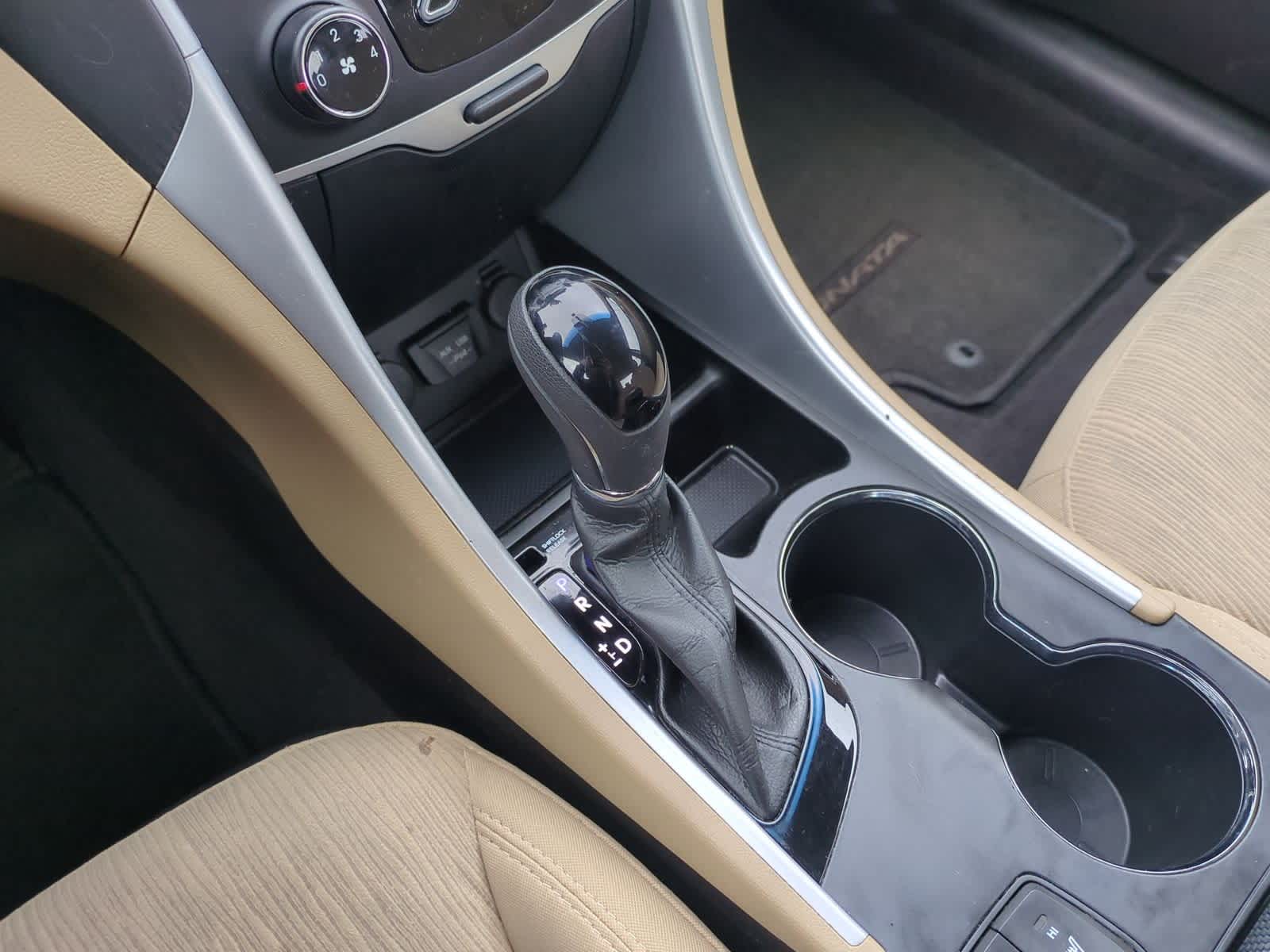 Thumbnail: 2013 Hyundai Sonata - 30