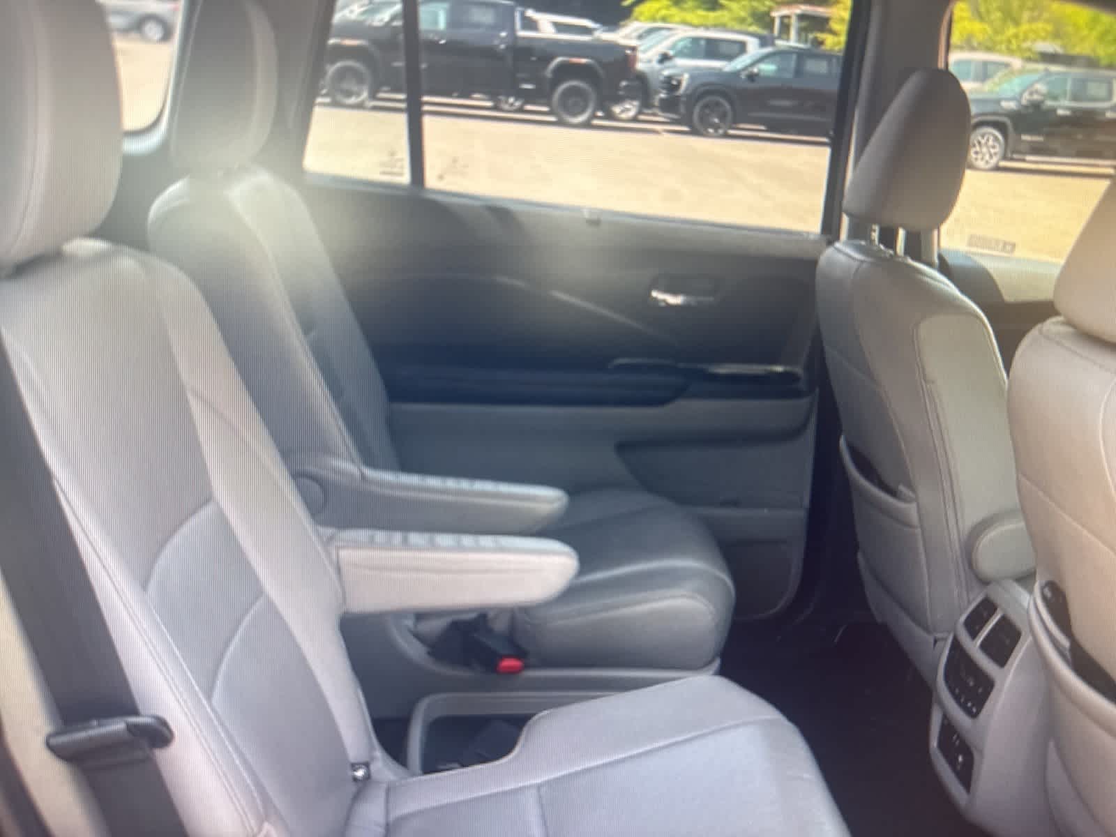 Thumbnail: 2019 Honda Pilot - 14