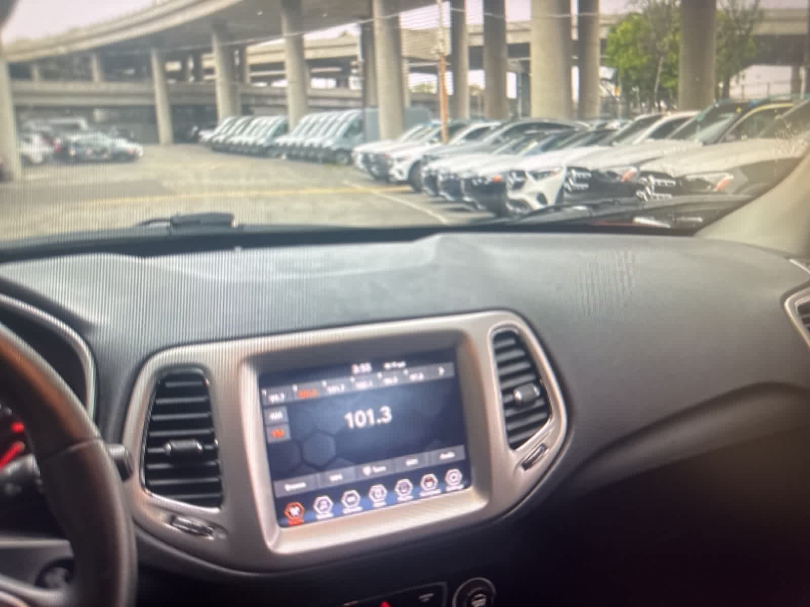 Thumbnail: 2018 Jeep Compass - 14